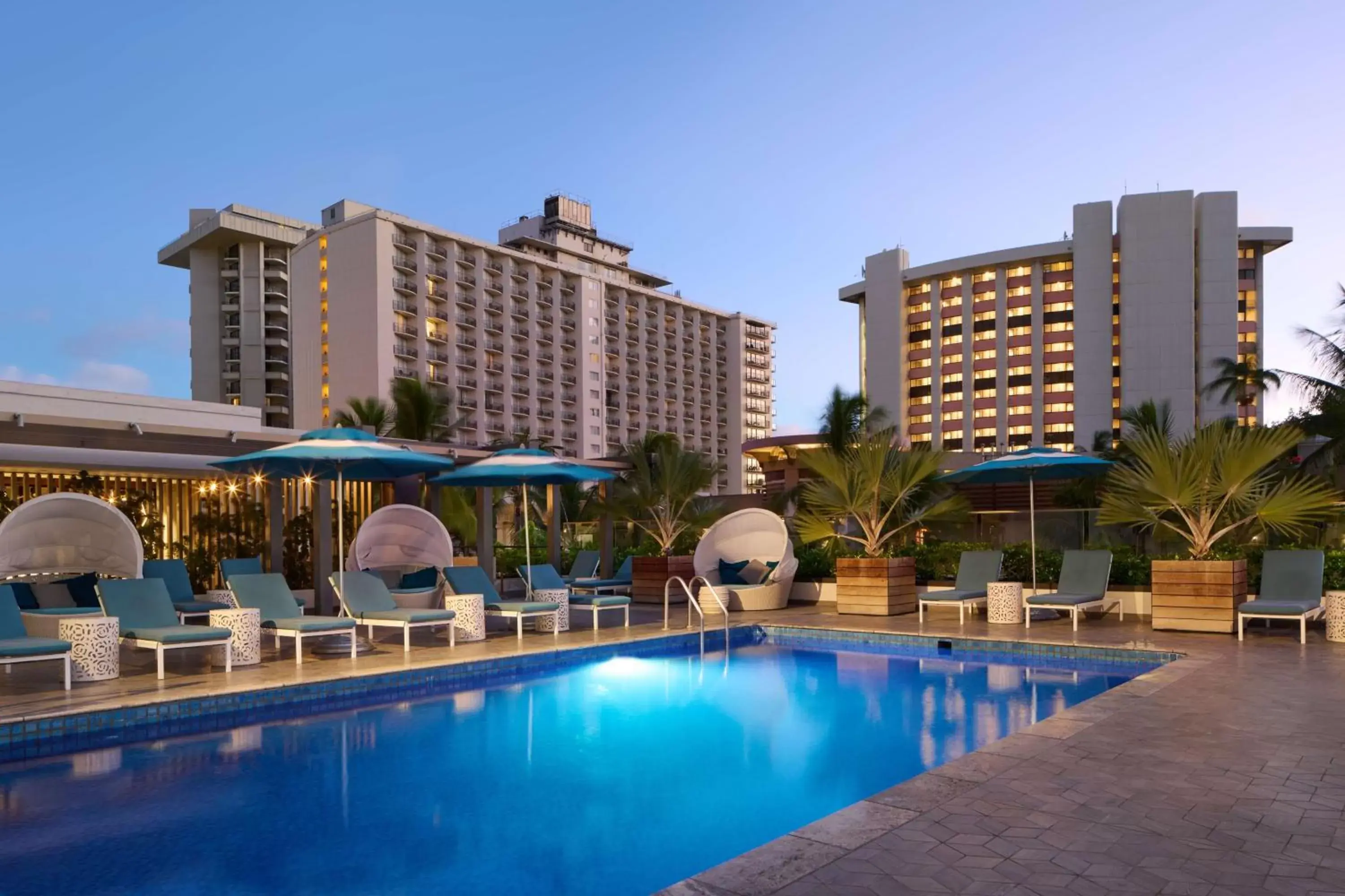 Pool view, Swimming Pool in OUTRIGGER Waikiki Beachcomber Hotel