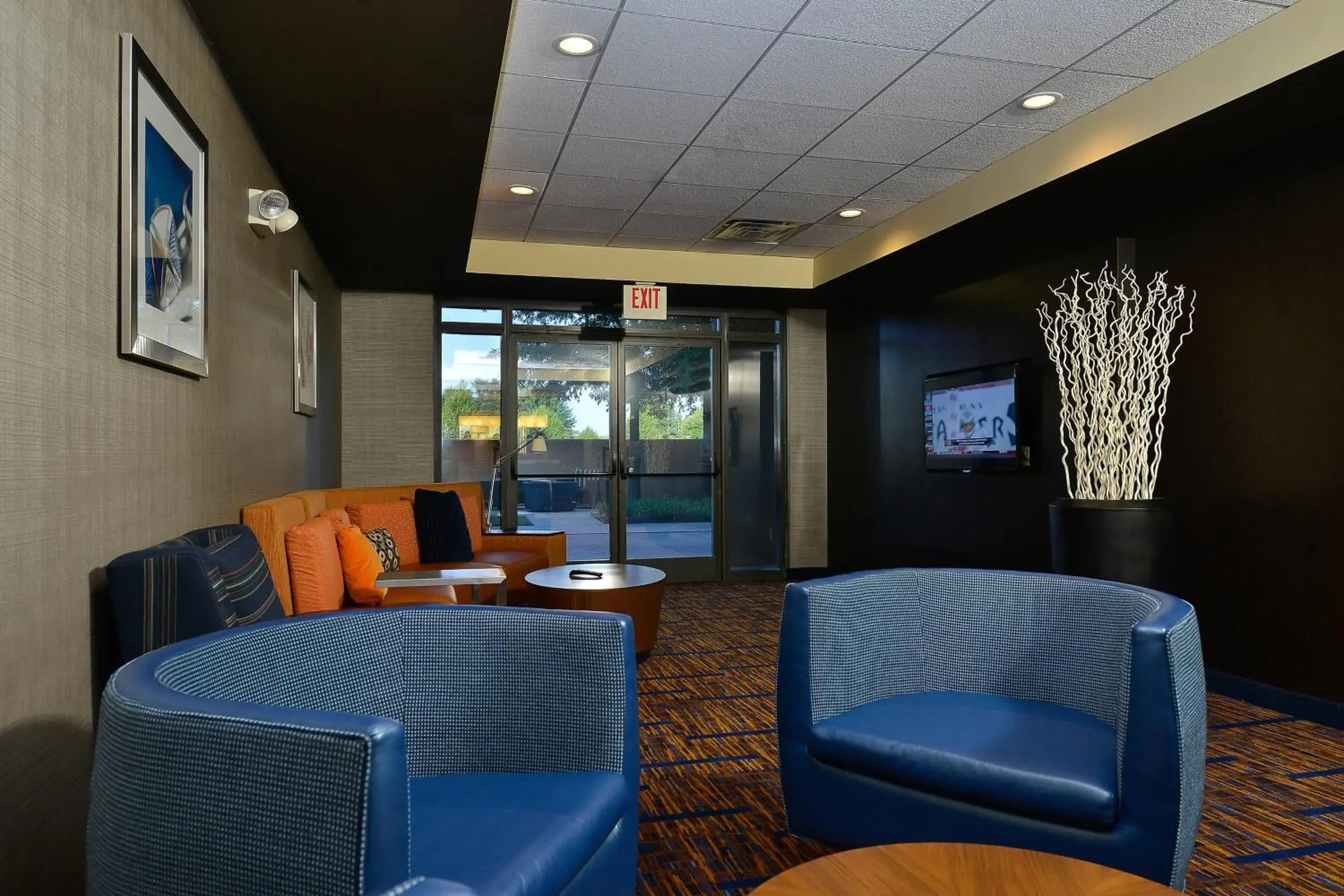 Lobby or reception, Lounge/Bar in Courtyard by Marriott Bentonville