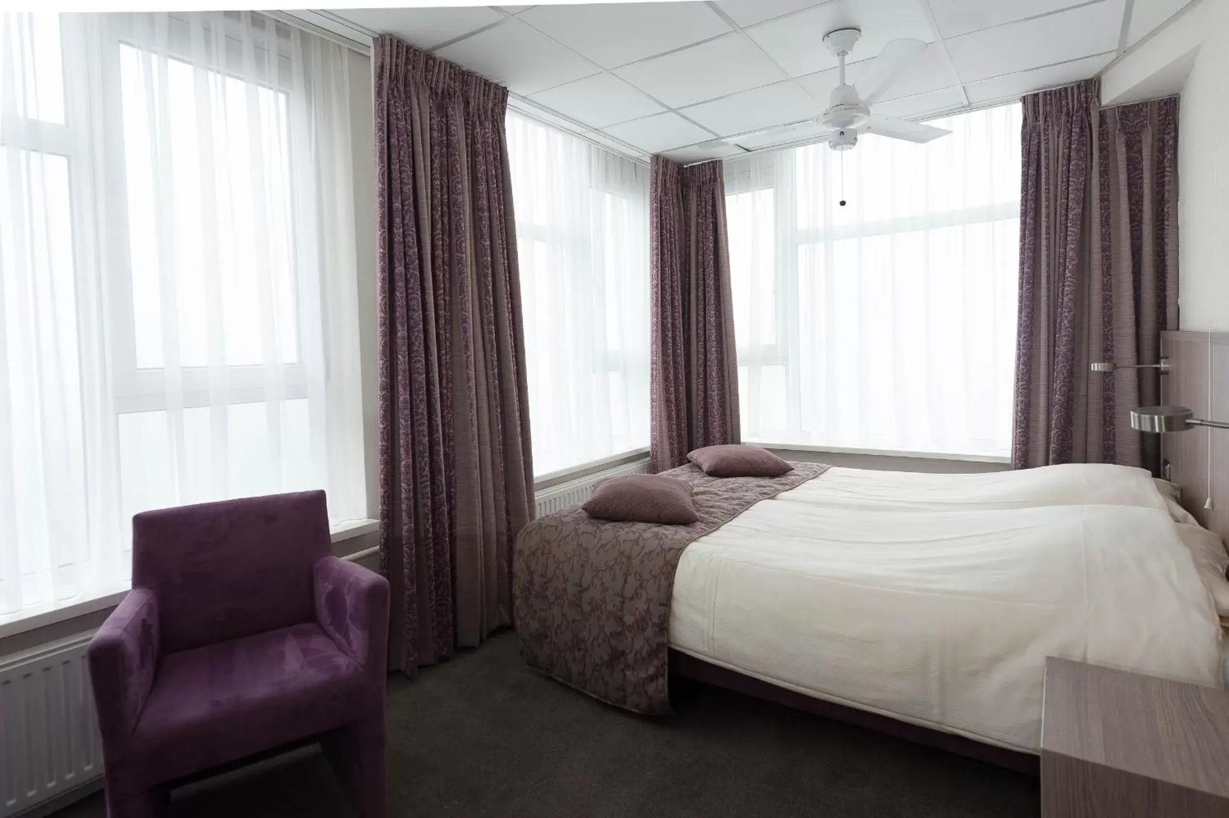 Photo of the whole room, Bed in Eurohotel