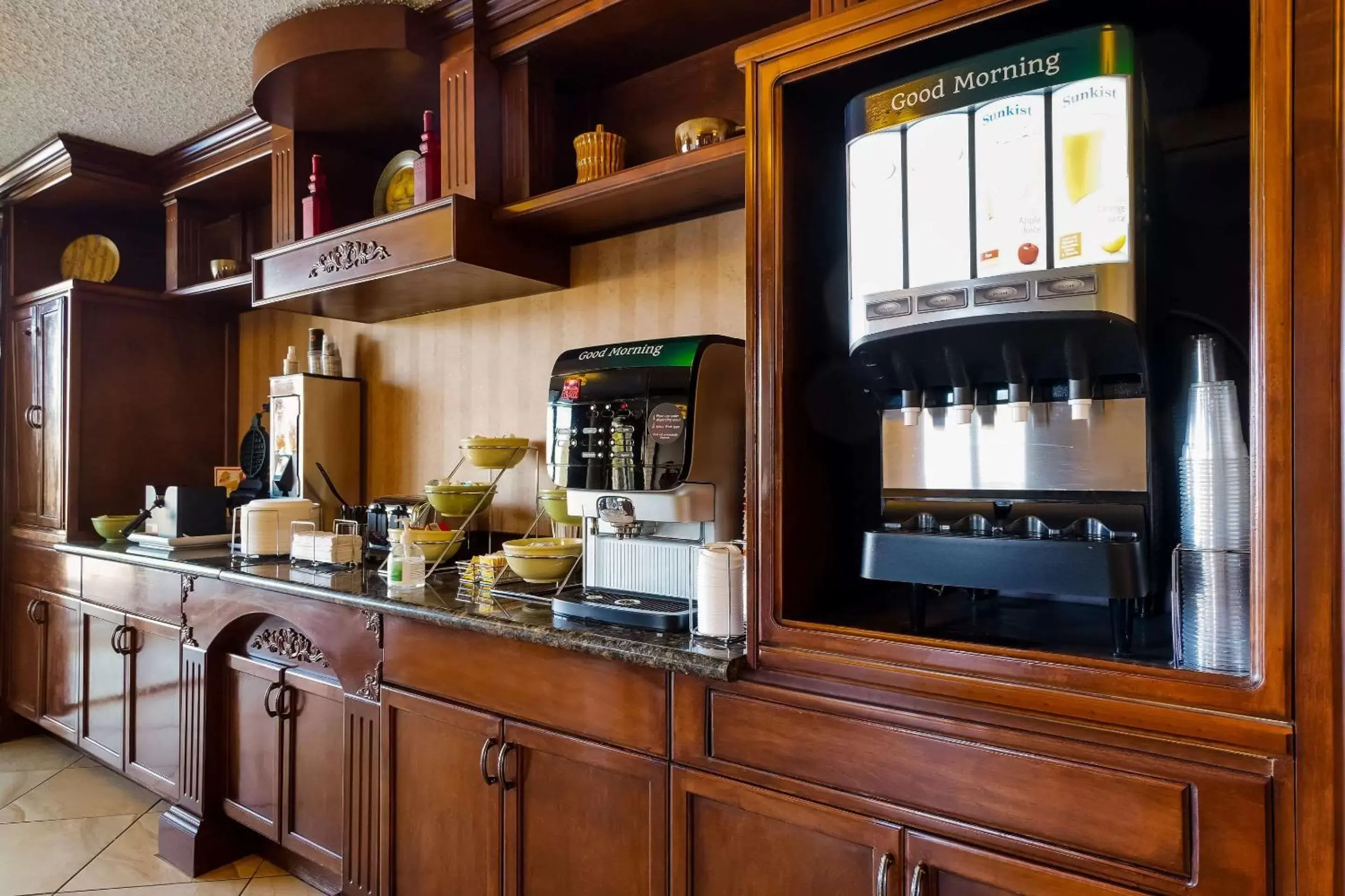 Breakfast in Quality Inn & Suites Breakfast in Quality Inn & Suites