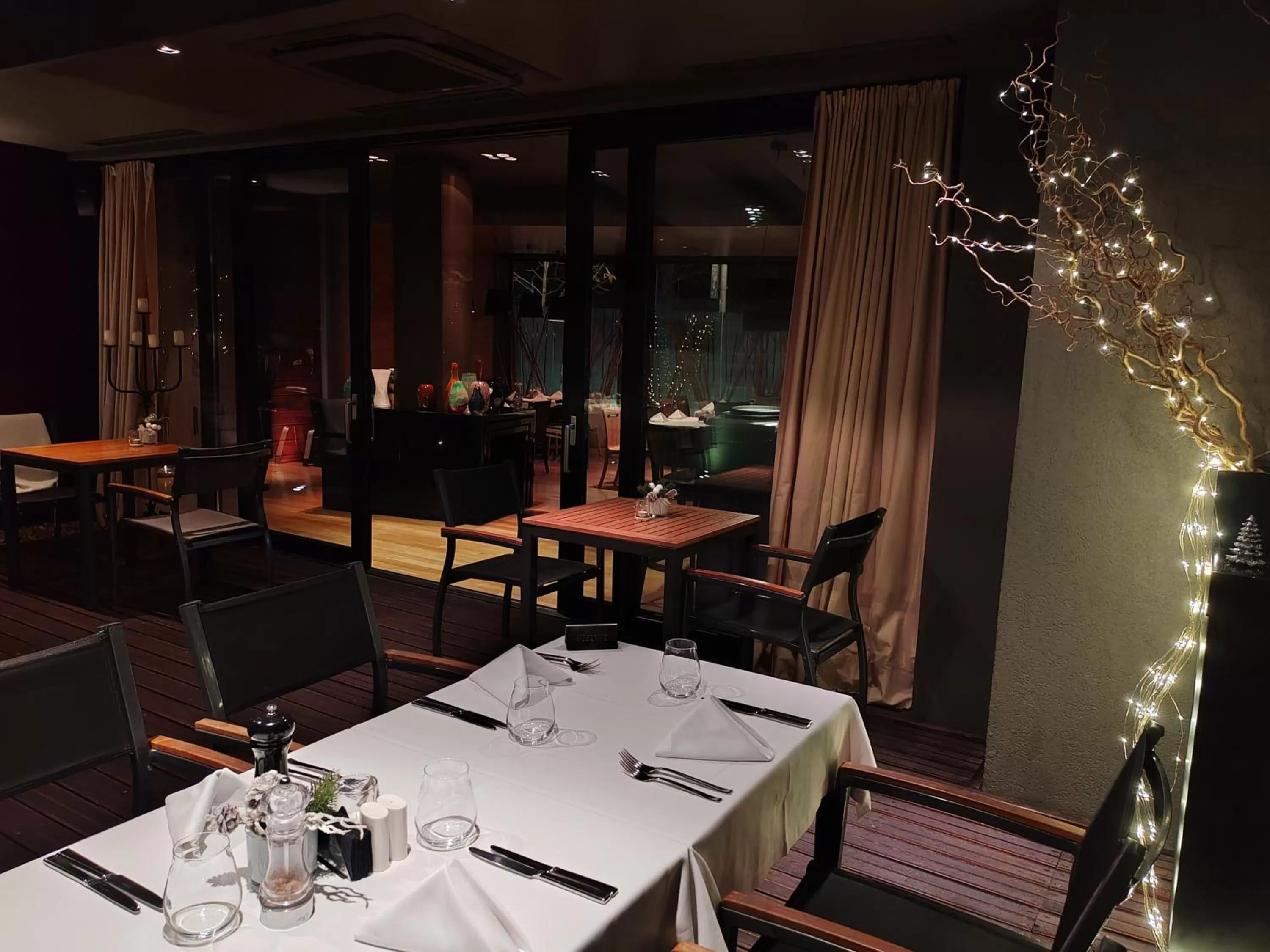 Restaurant/places to eat in mOdus Hotel