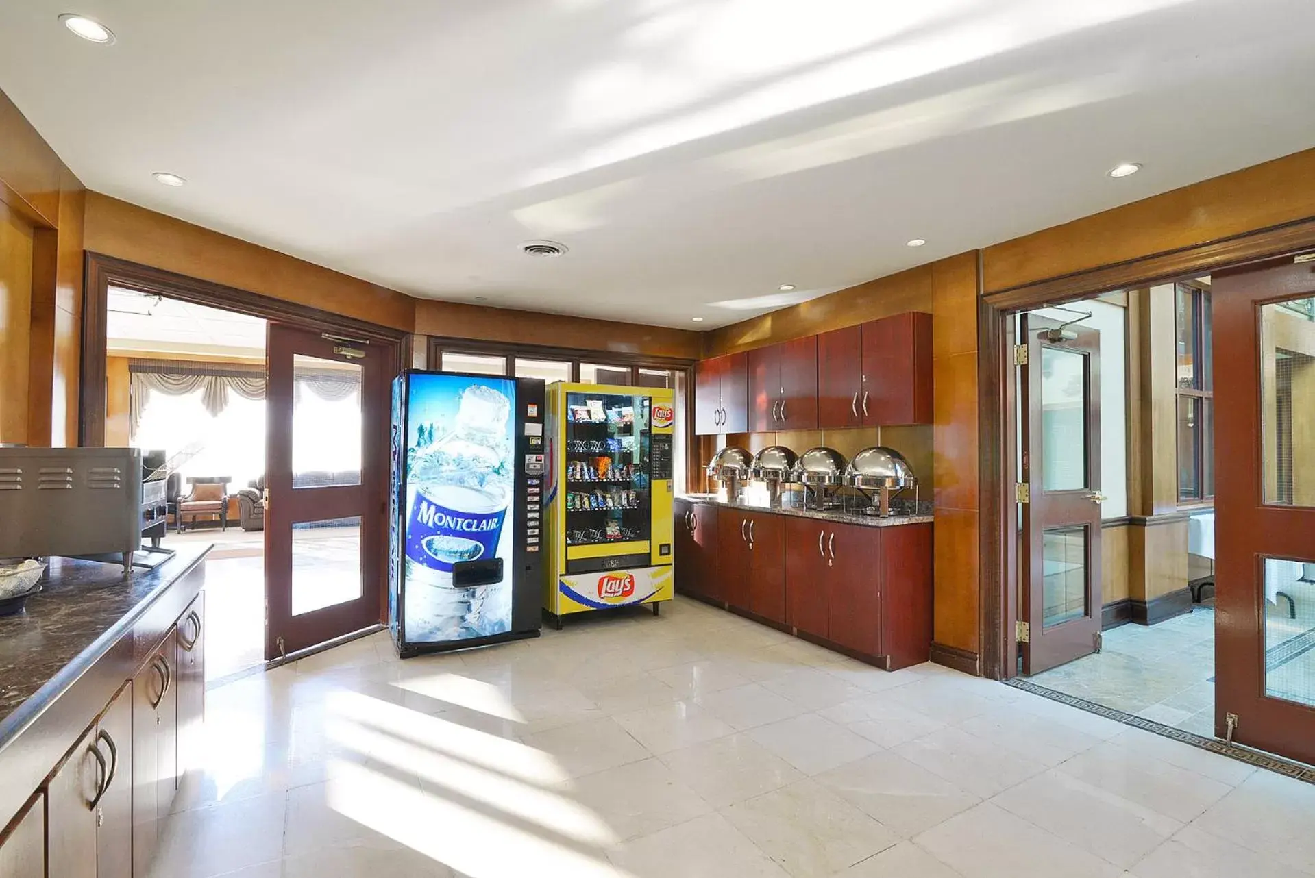 Restaurant/places to eat in Woodbine Hotel & Suites Restaurant/places to eat in Woodbine Hotel & Suites