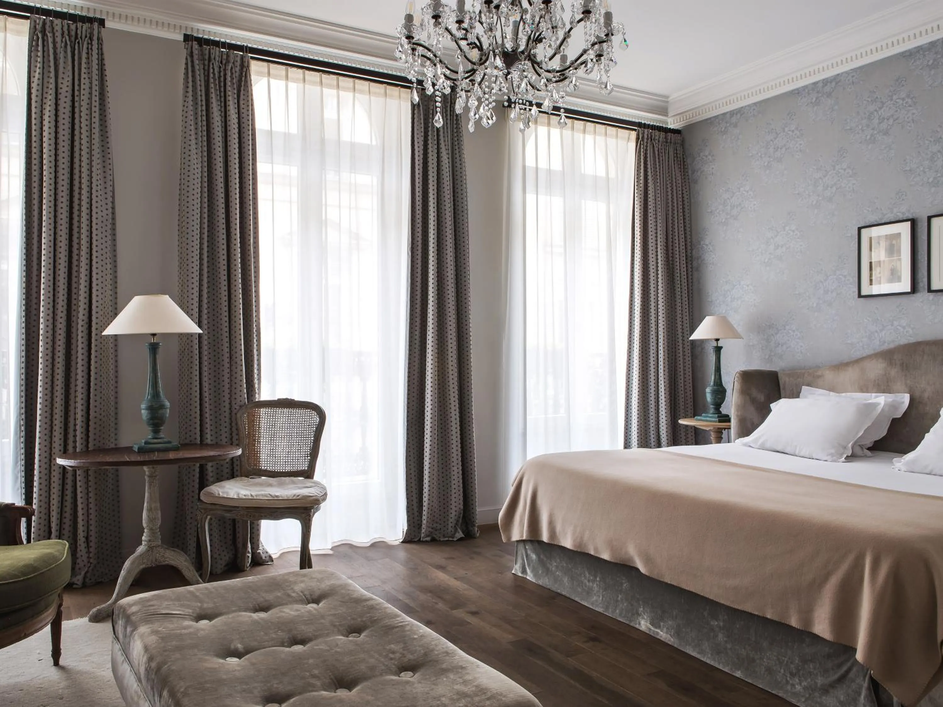 Bedroom, Bed in New Hotel Roblin