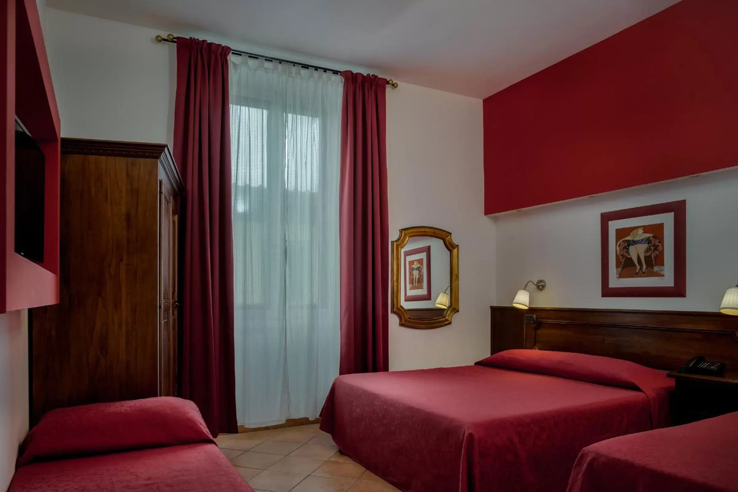 Bed in Hotel Kursaal & Ausonia