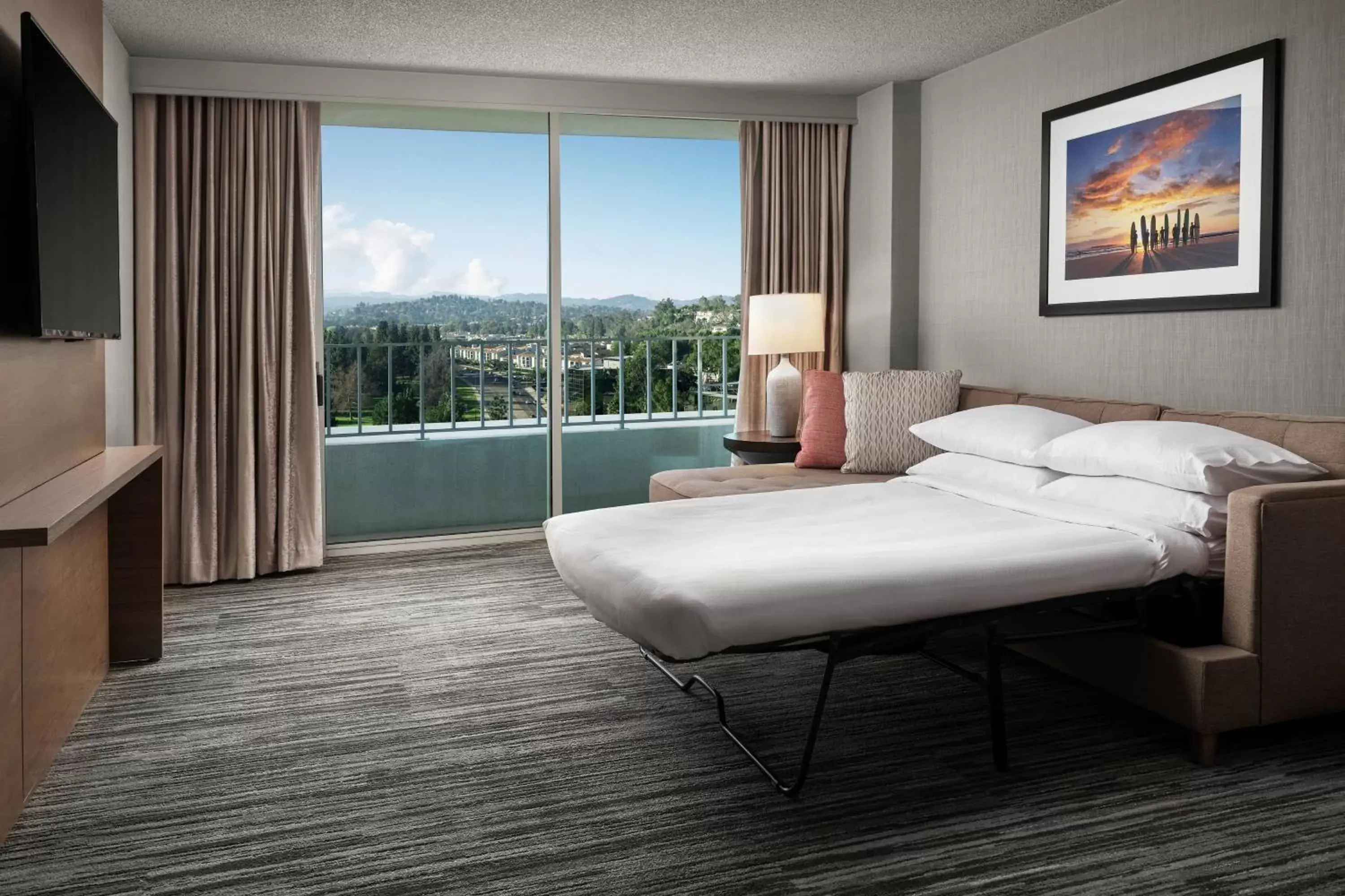 Bedroom, Bed in Warner Center Marriott Woodland Hills