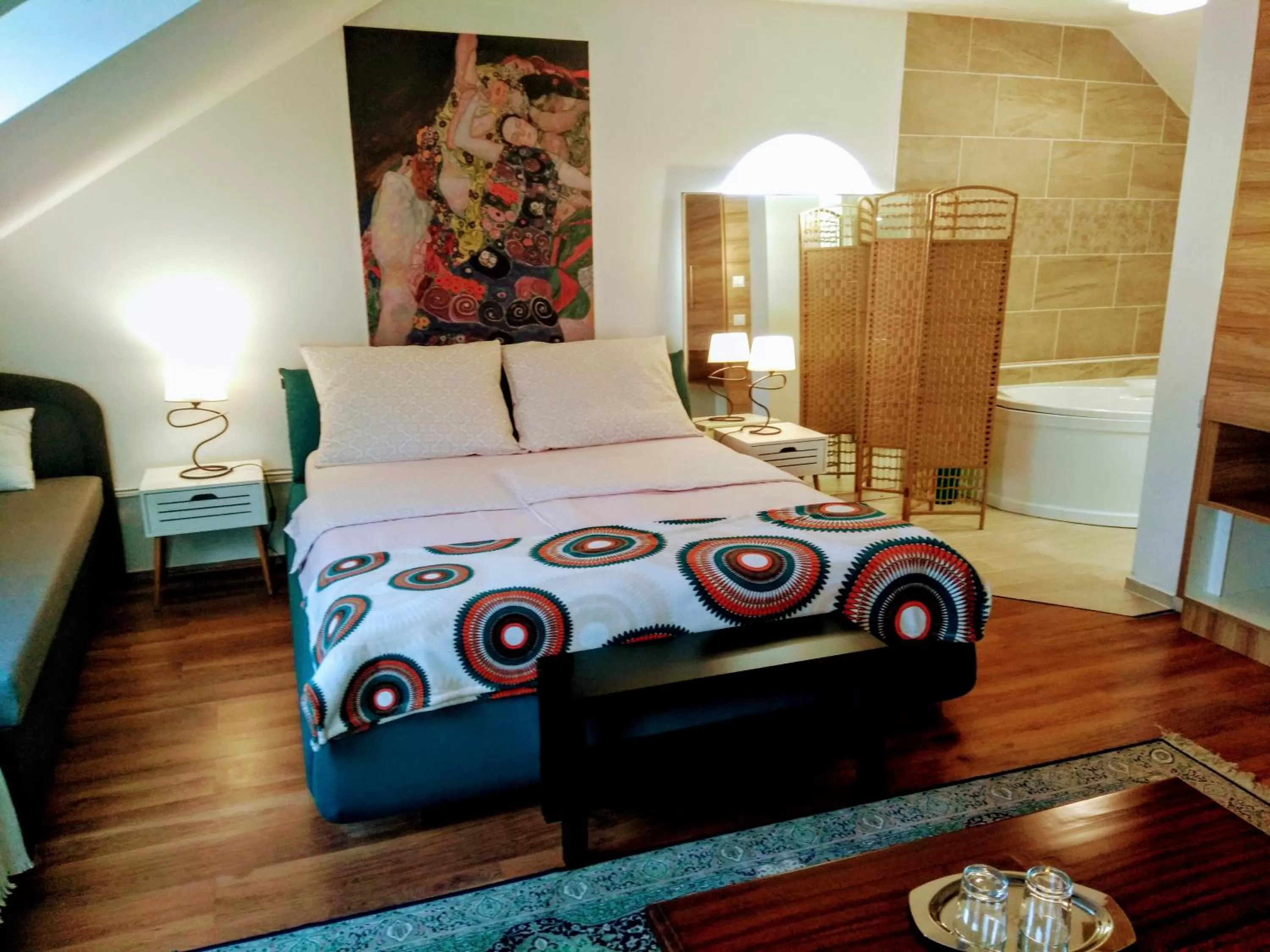 Photo of the whole room, Bed in Buda Panzió