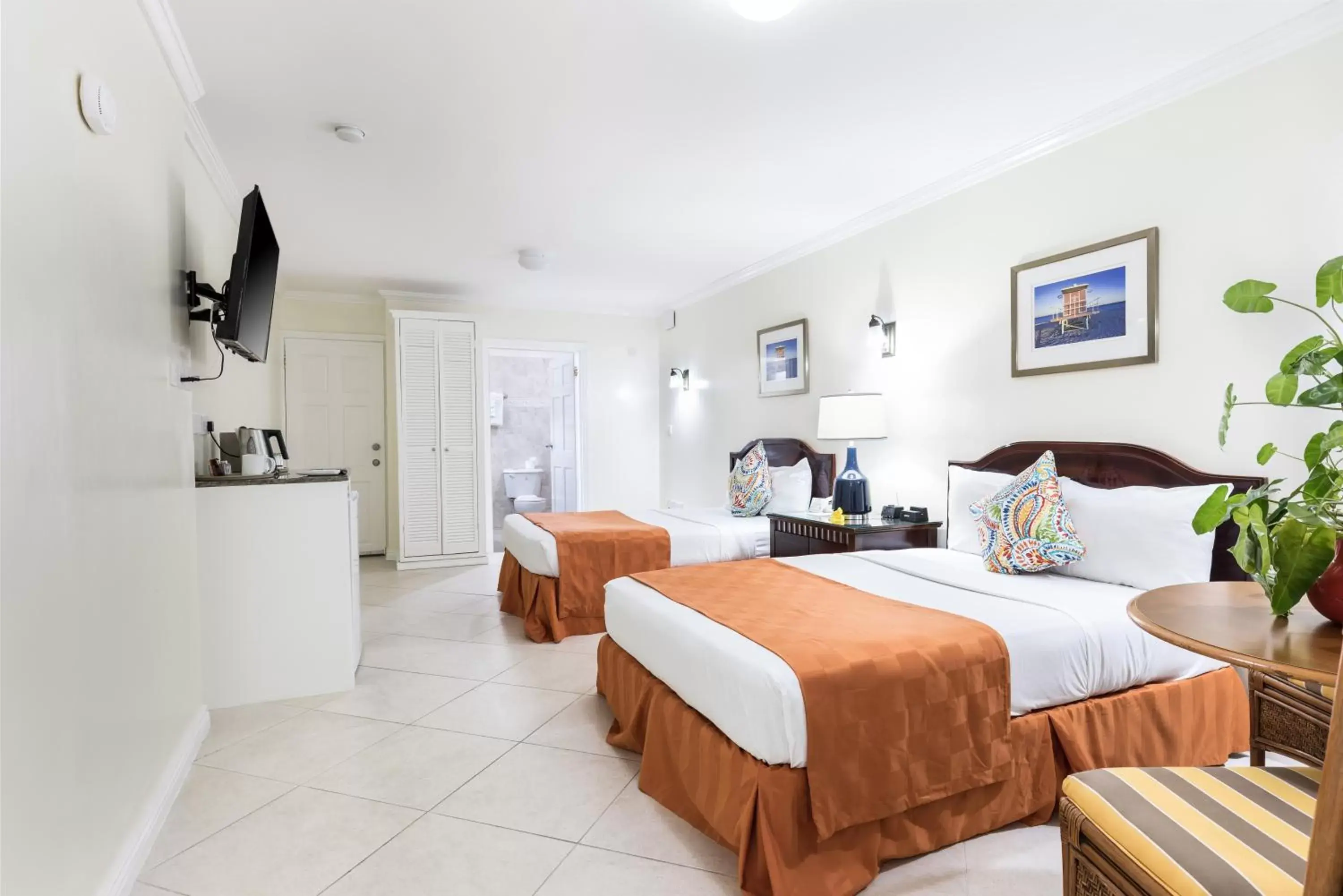 Photo of the whole room, Bed in Bay Gardens Hotel Photo of the whole room, Bed in Bay Gardens Hotel