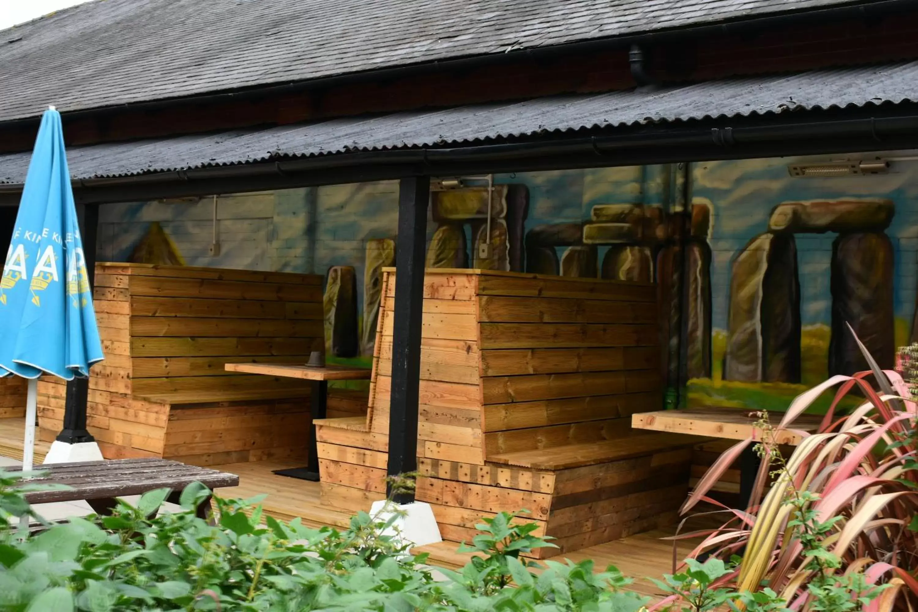 Property building in Stonehenge Inn & Shepherd's Huts