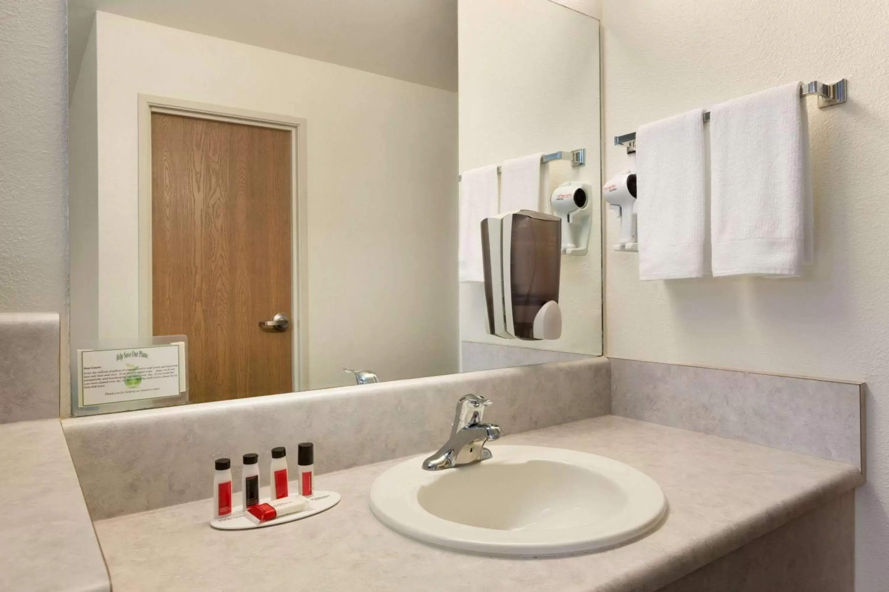 Bathroom in Travelodge by Wyndham Belen