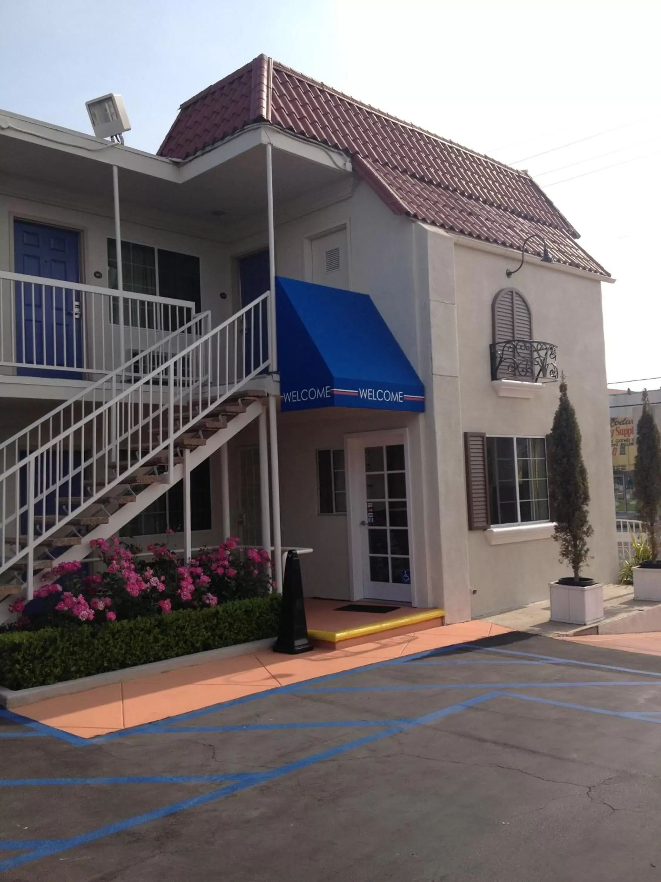 Lobby or reception, Property Building in Motel 6 Gardena