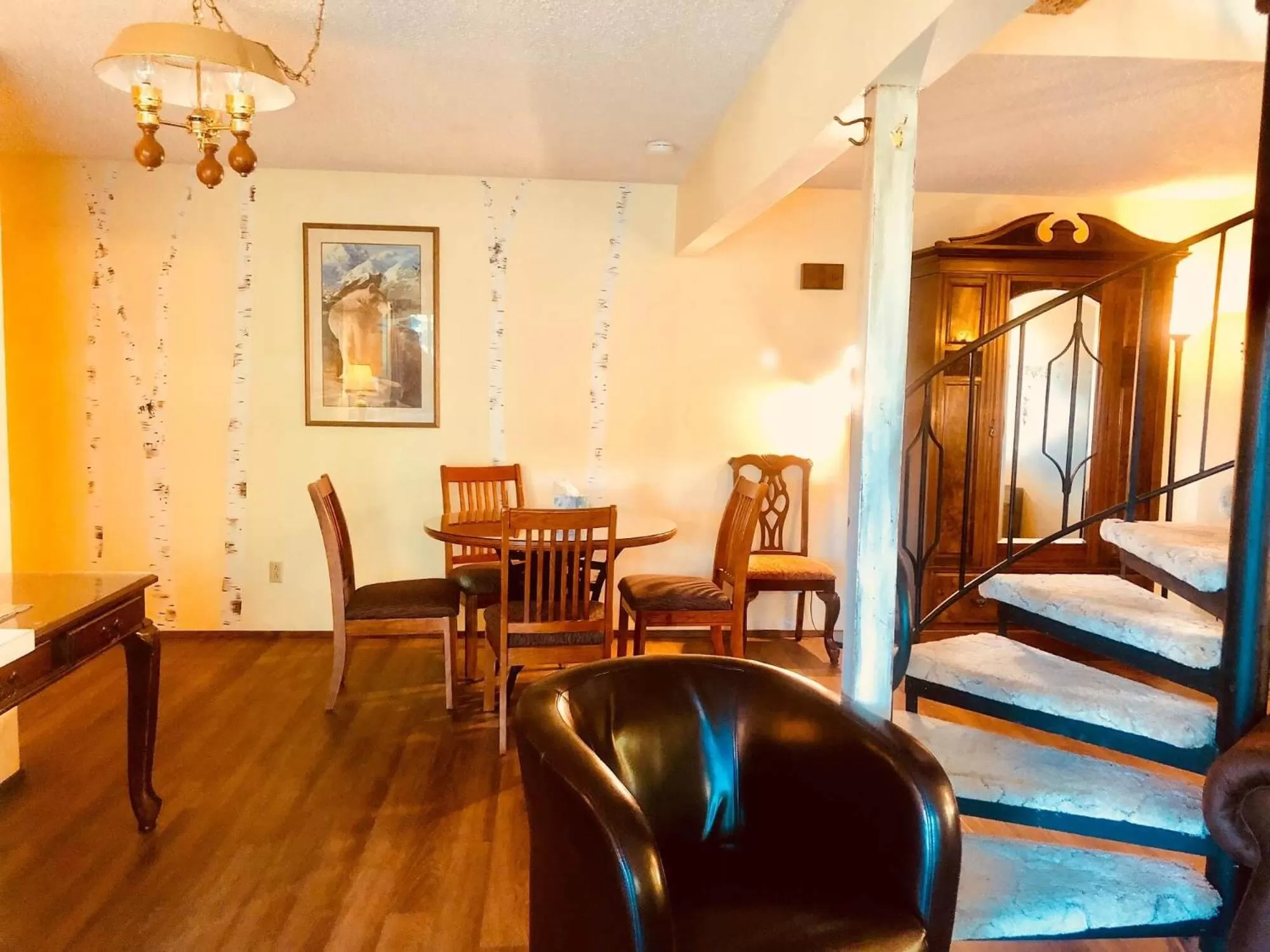 Restaurant/Places to Eat in Driftwood Inn