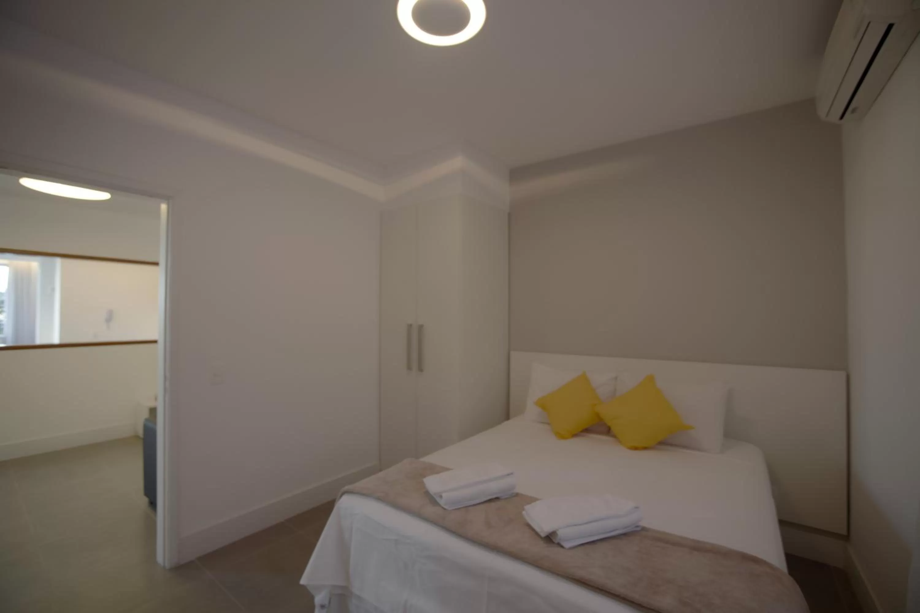 Bedroom, Bed in Sugar Loft Apartments