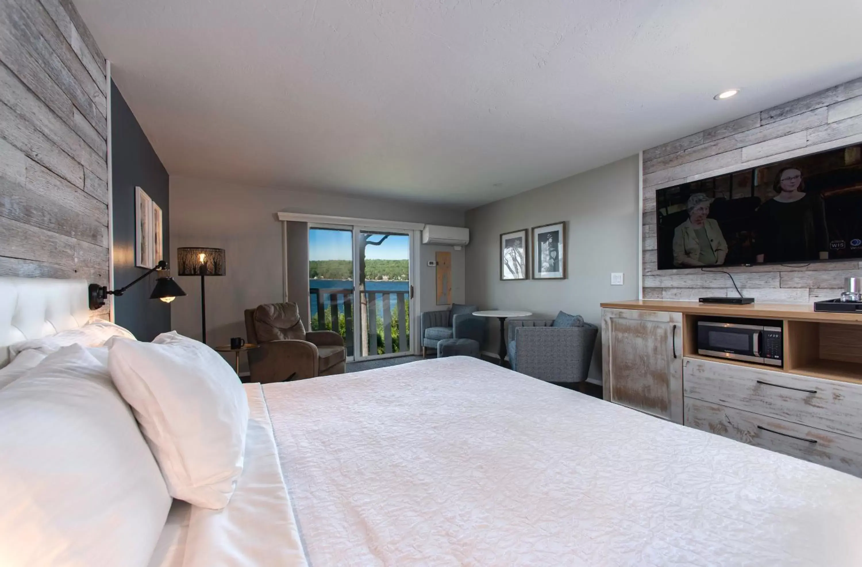 King Room with Lake View in Country House Resort King Room with Lake View in Country House Resort