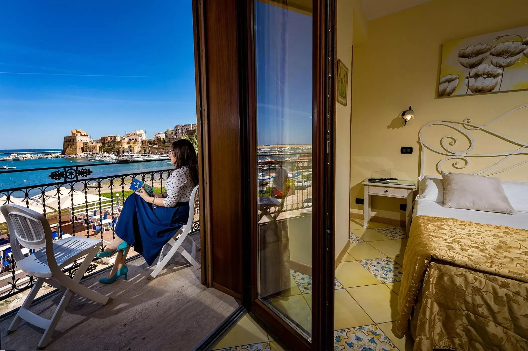 Landmark view, Balcony/Terrace in Hotel Cala Marina