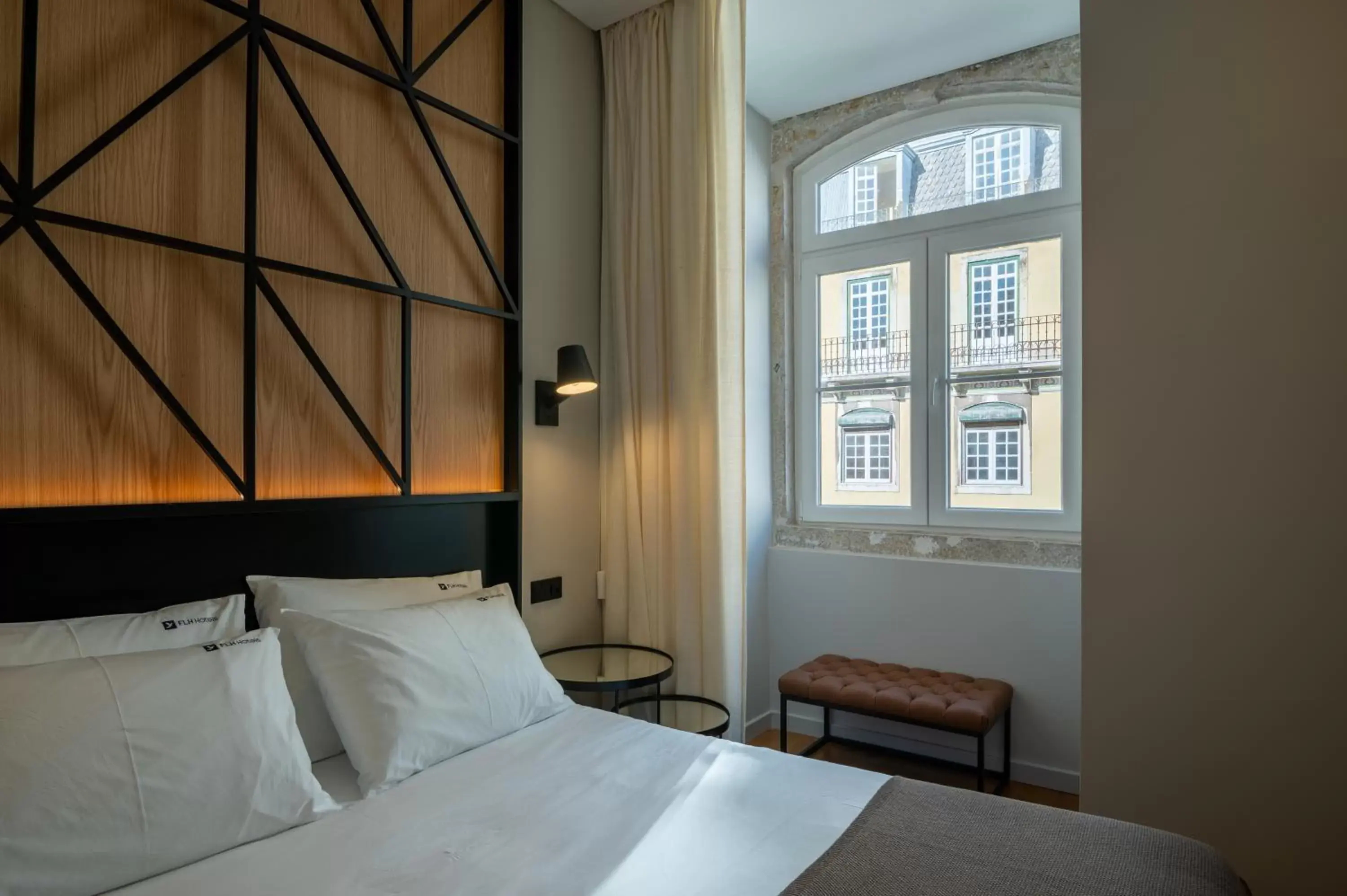 Bedroom, Bed in Ferraria XVI FLH Hotels Lisboa