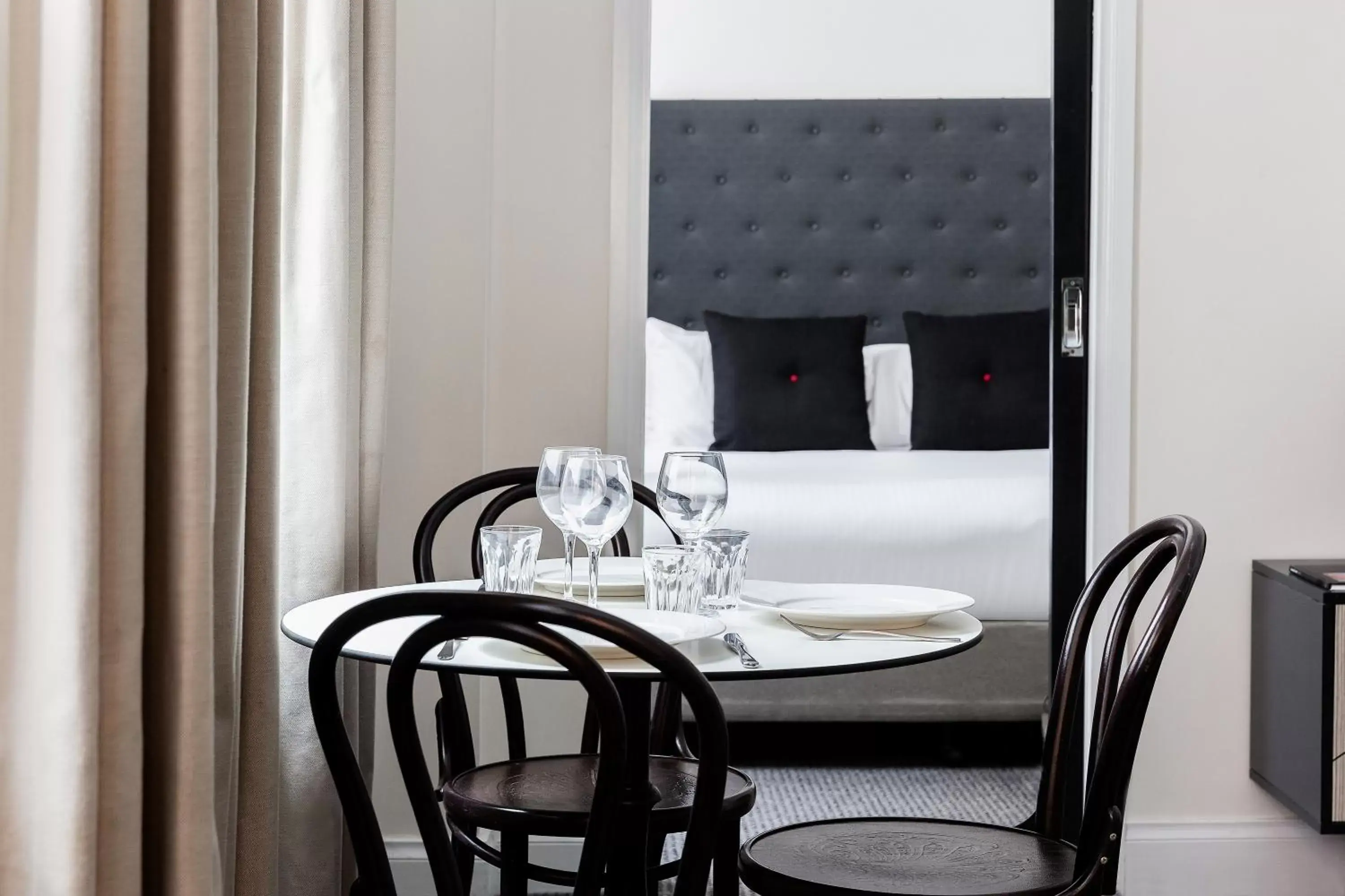 Dining area, Restaurant/Places to Eat in Quality Apartments Melbourne Central