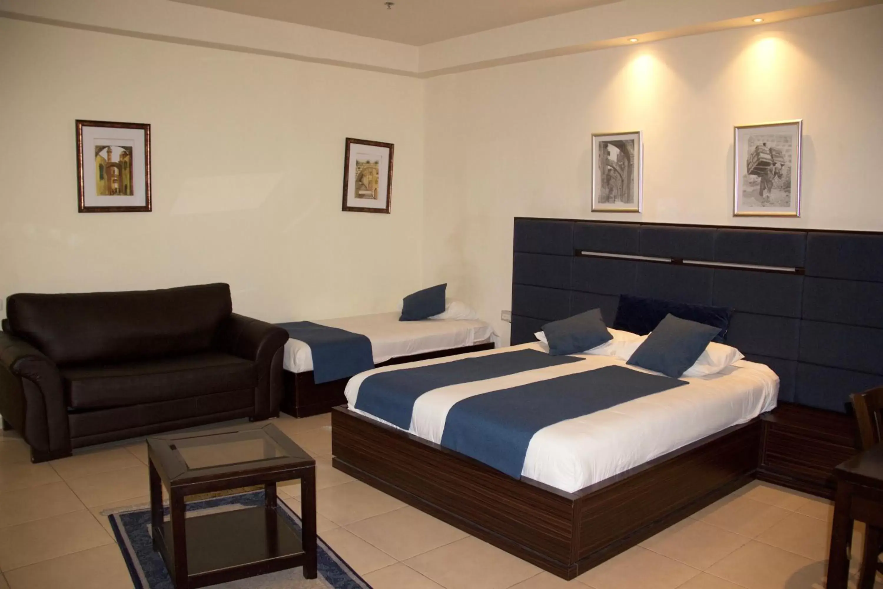 Bedroom, Bed in National Hotel - Jerusalem
