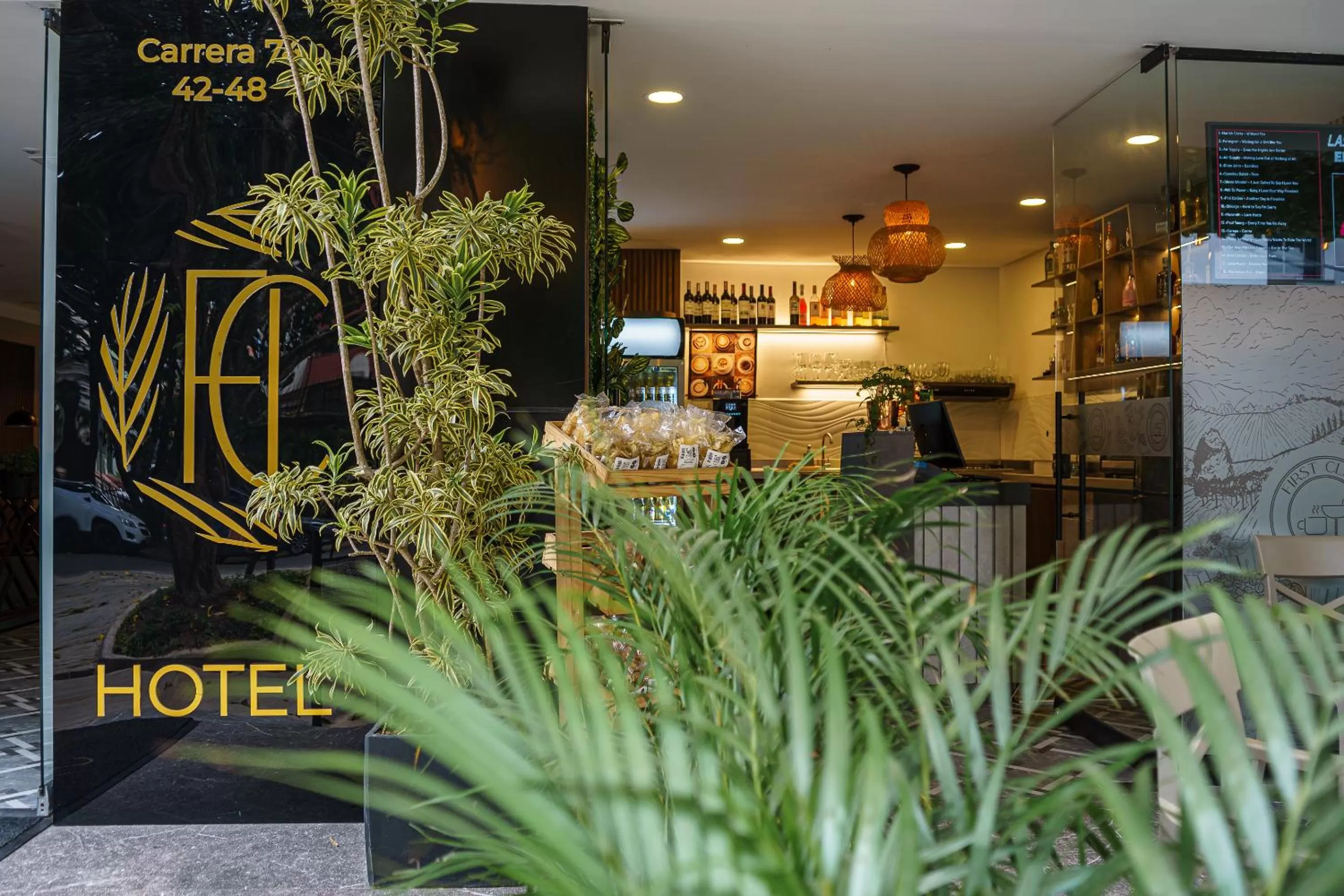 Coffee/tea facilities in First Class Hotel
