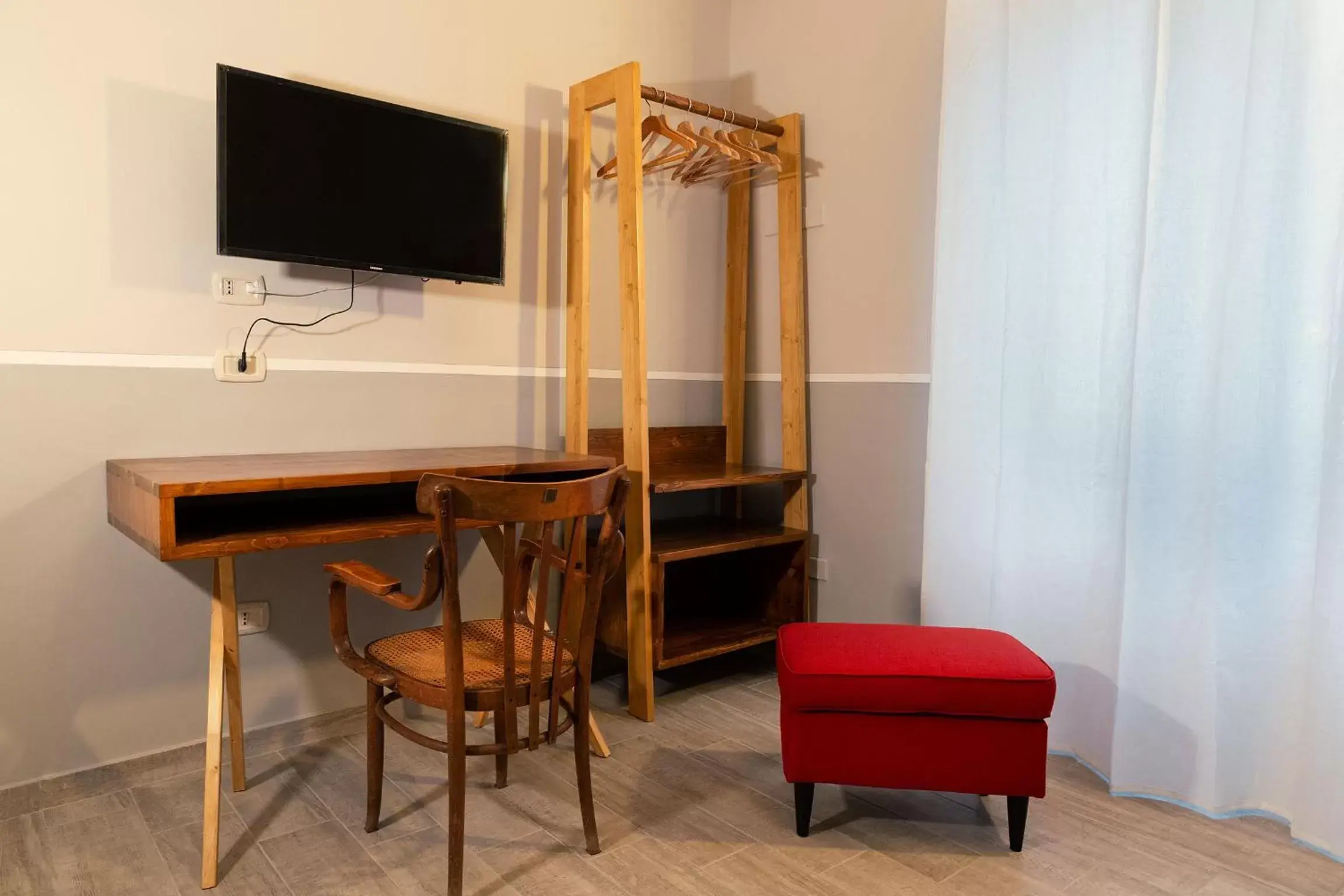 Bedroom, TV/Entertainment Center in Palazzo Benucci - Residenza di Charme
