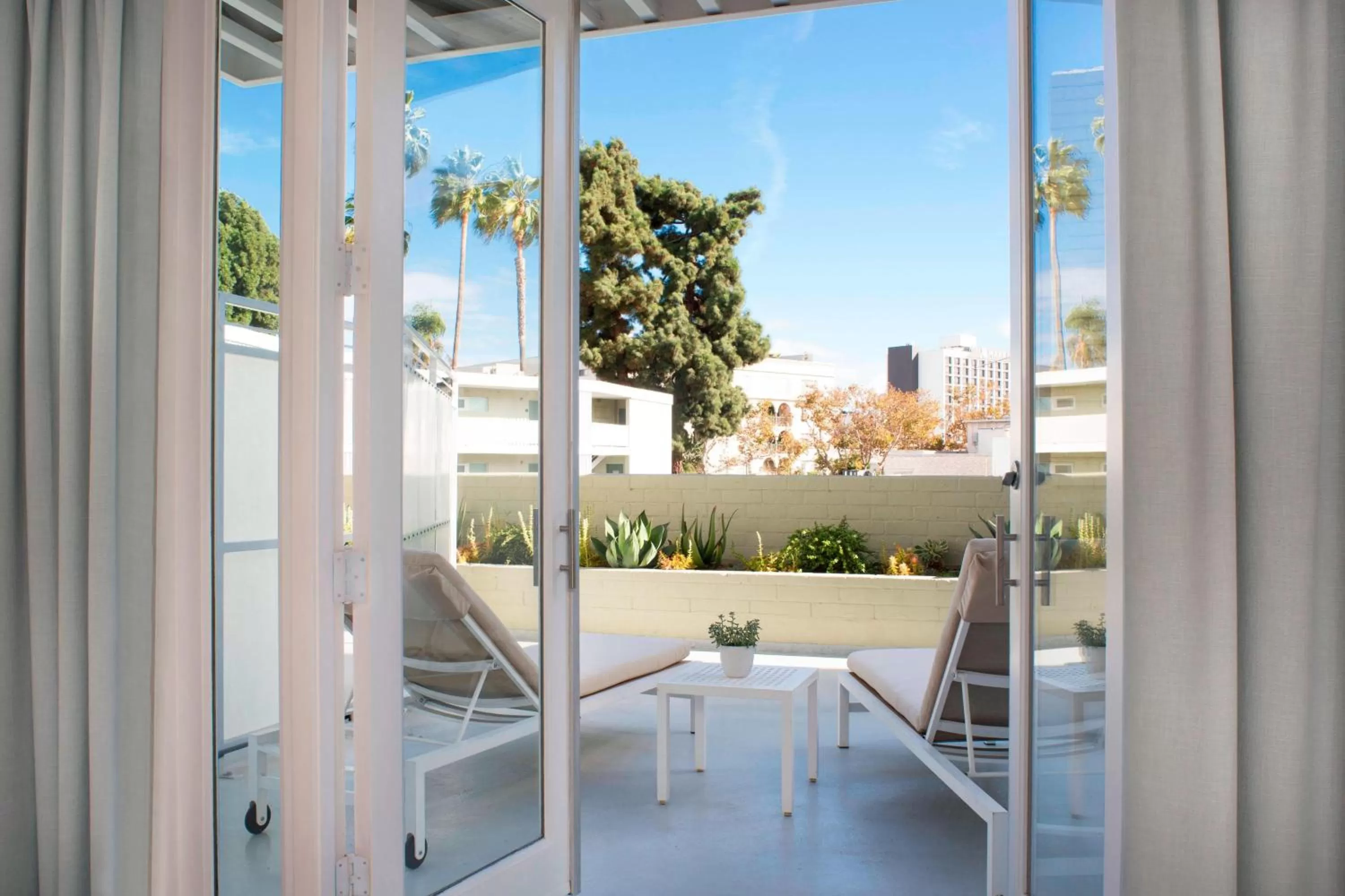 Photo of the whole room in Avalon Hotel Beverly Hills, a Member of Design Hotels