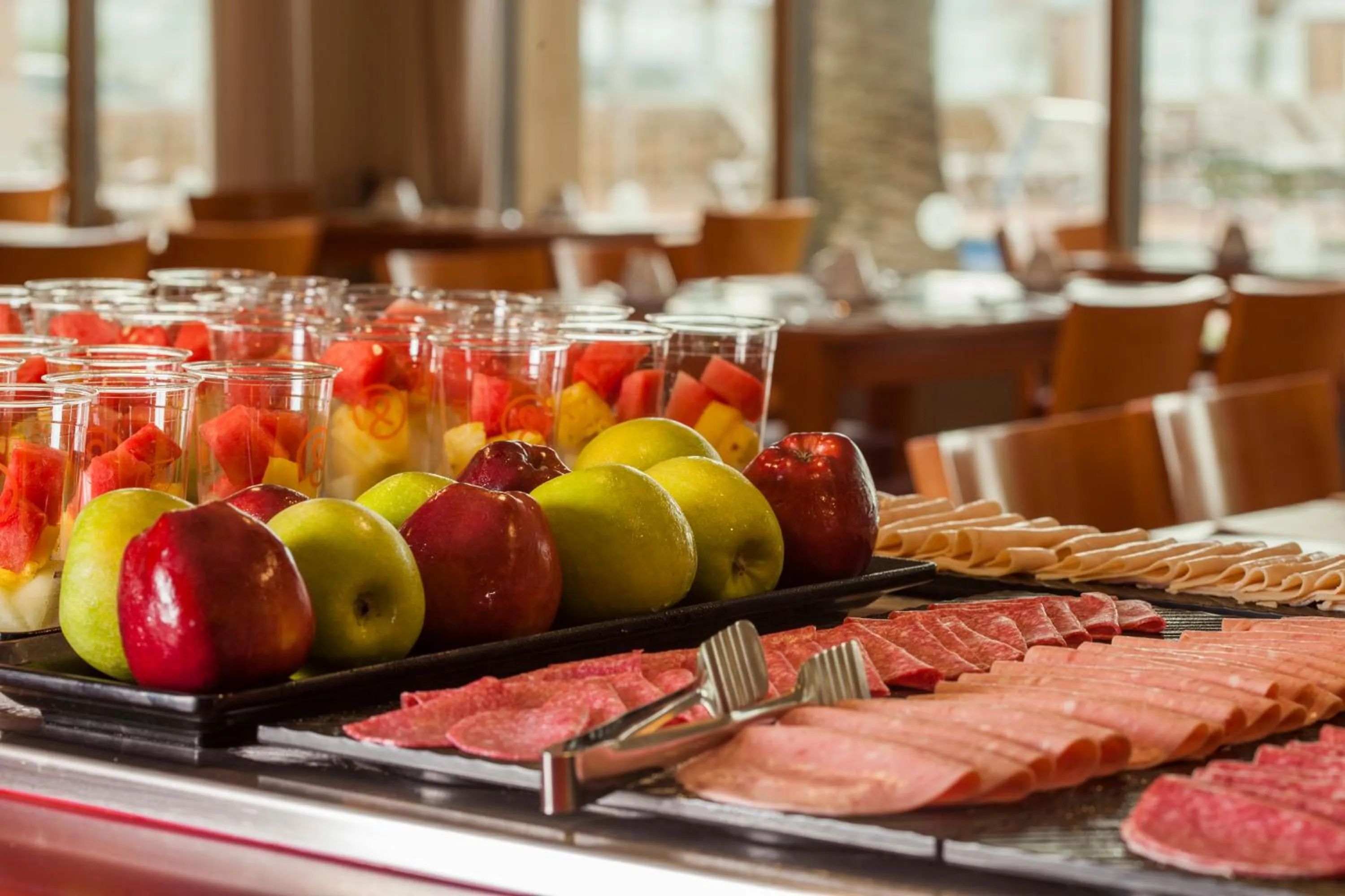 Food and drinks in Hotel Monterrey Roses by Pierre & Vacances