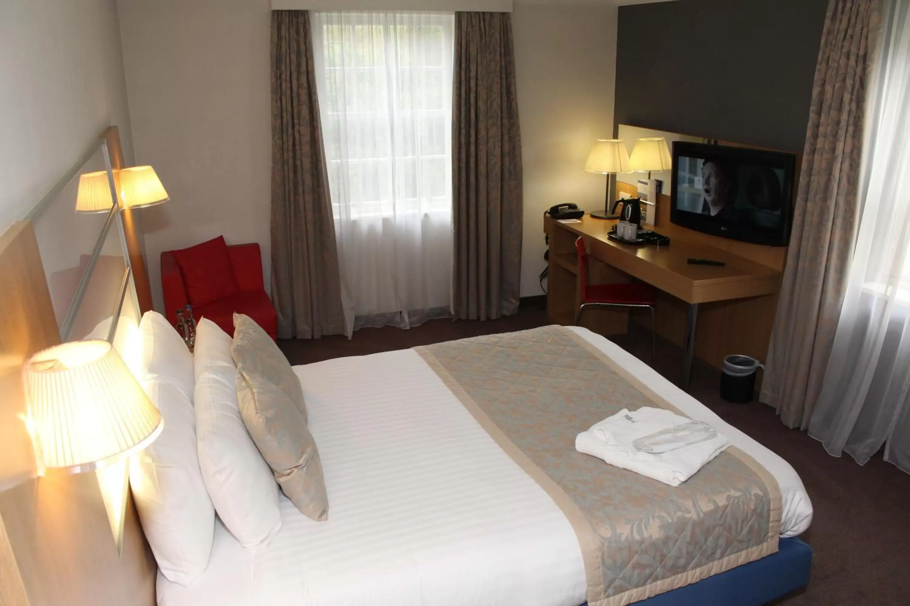 Bedroom, Bed in Stifford Hall Hotel Thurrock