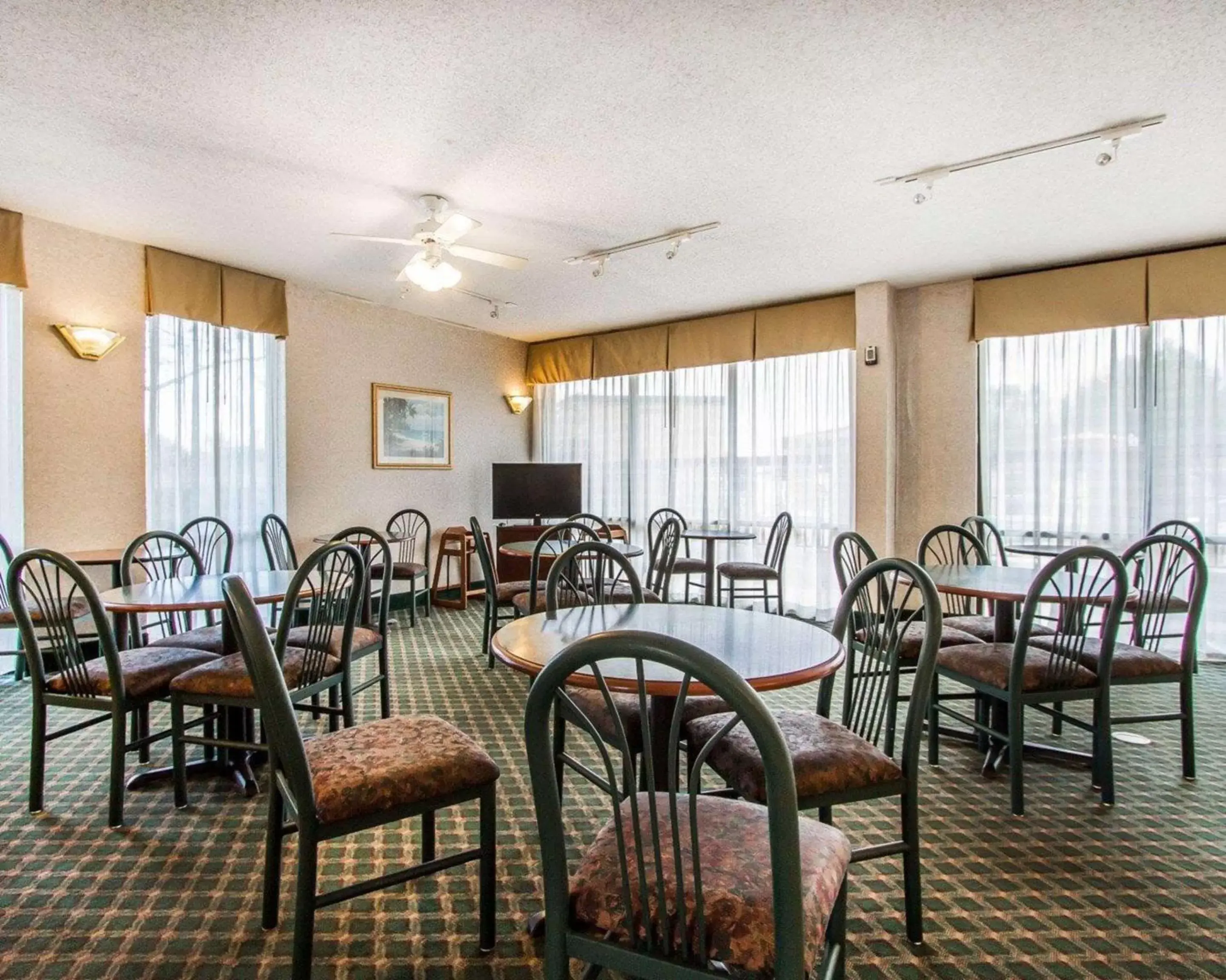 Restaurant/Places to Eat in Quality Inn Foley
