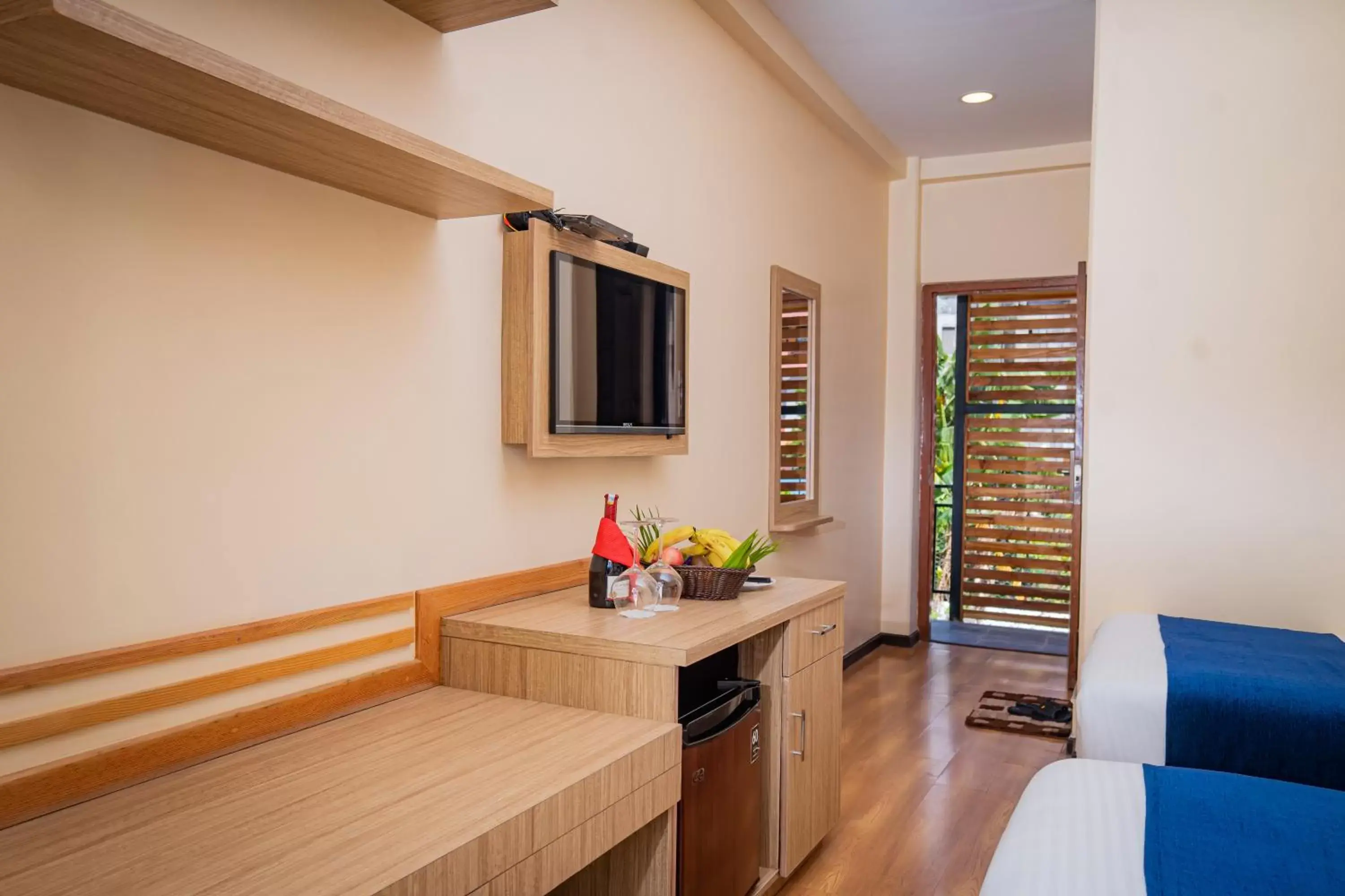 Bedroom, Bed in Majestic Lake Front Hotel & Suites Bedroom, Bed in Majestic Lake Front Hotel & Suites