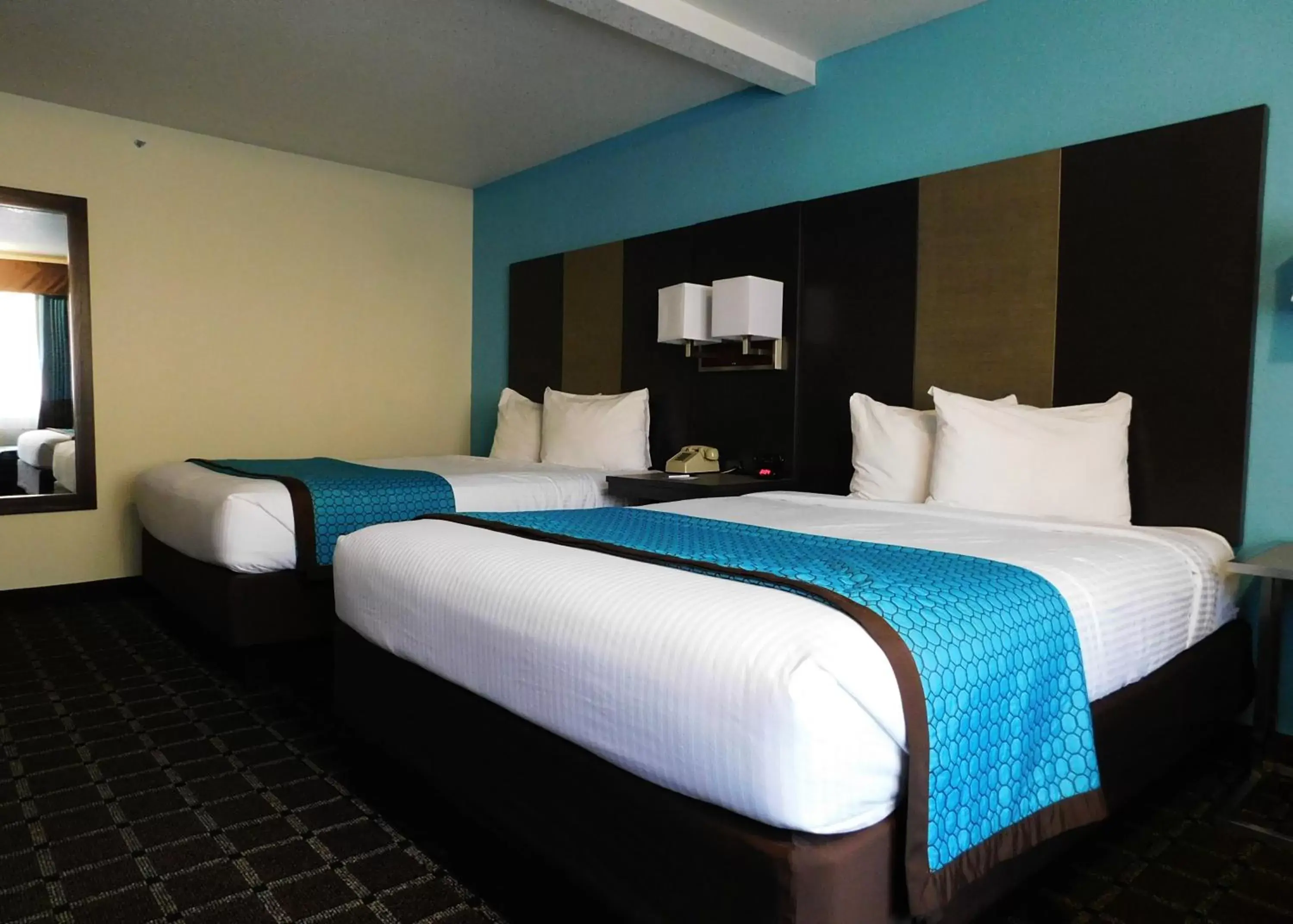 Bed in Travelodge by Wyndham Angels Camp CA
