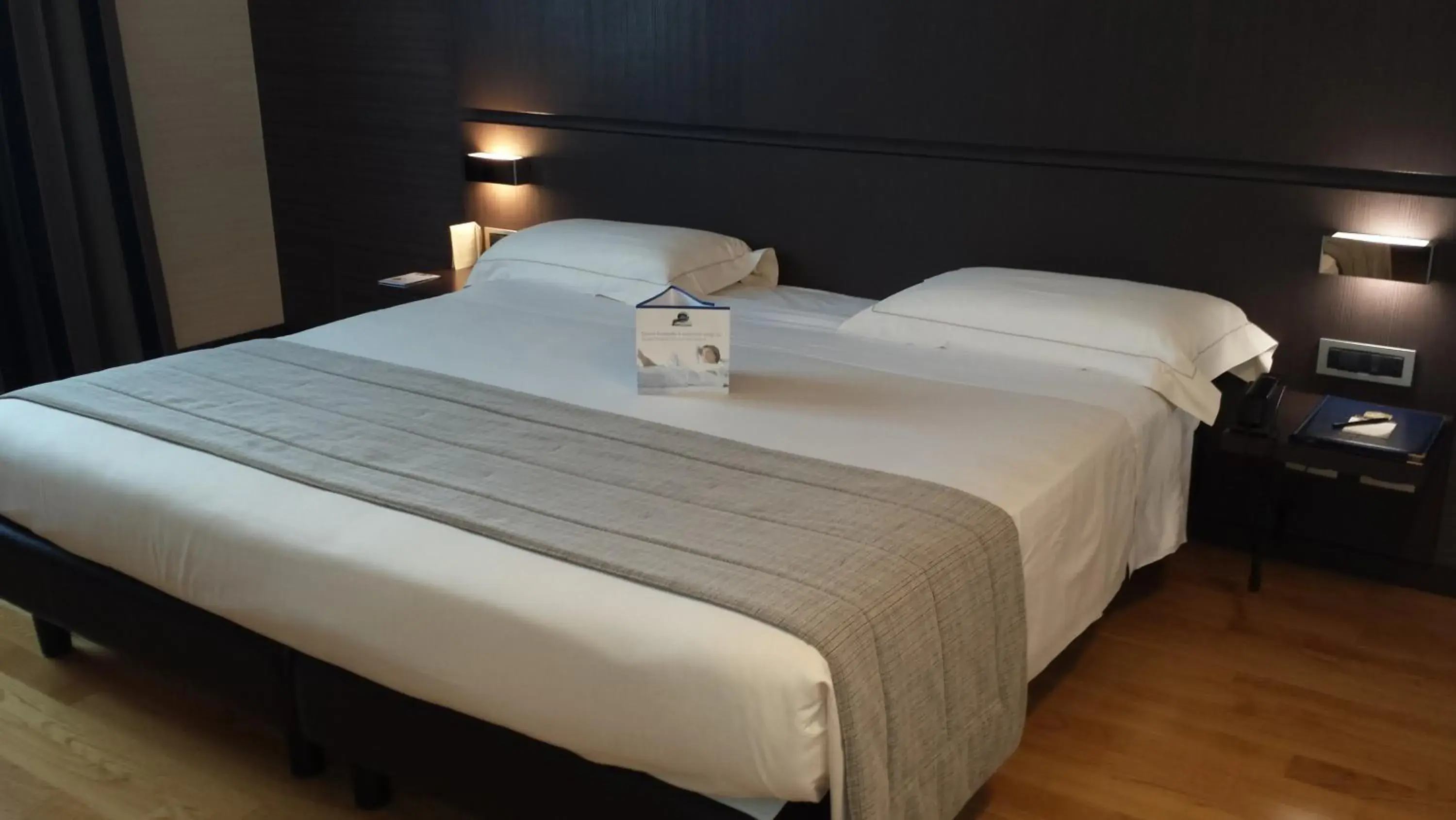 Bed in Best Western Premier Hotel Monza E Brianza Palace