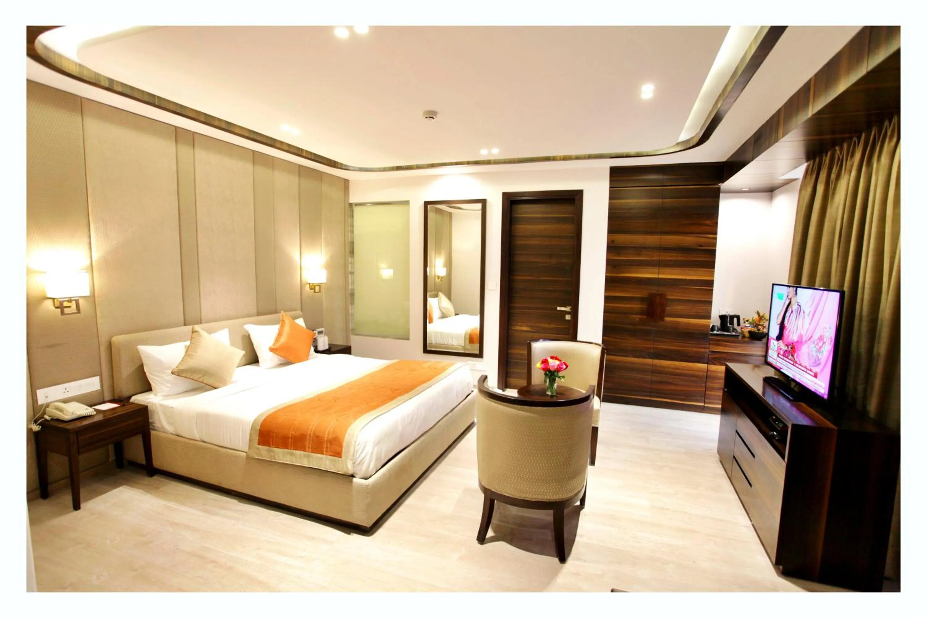 Photo of the whole room, Bed in Kaisons Inn (Near Apollo Hospital)