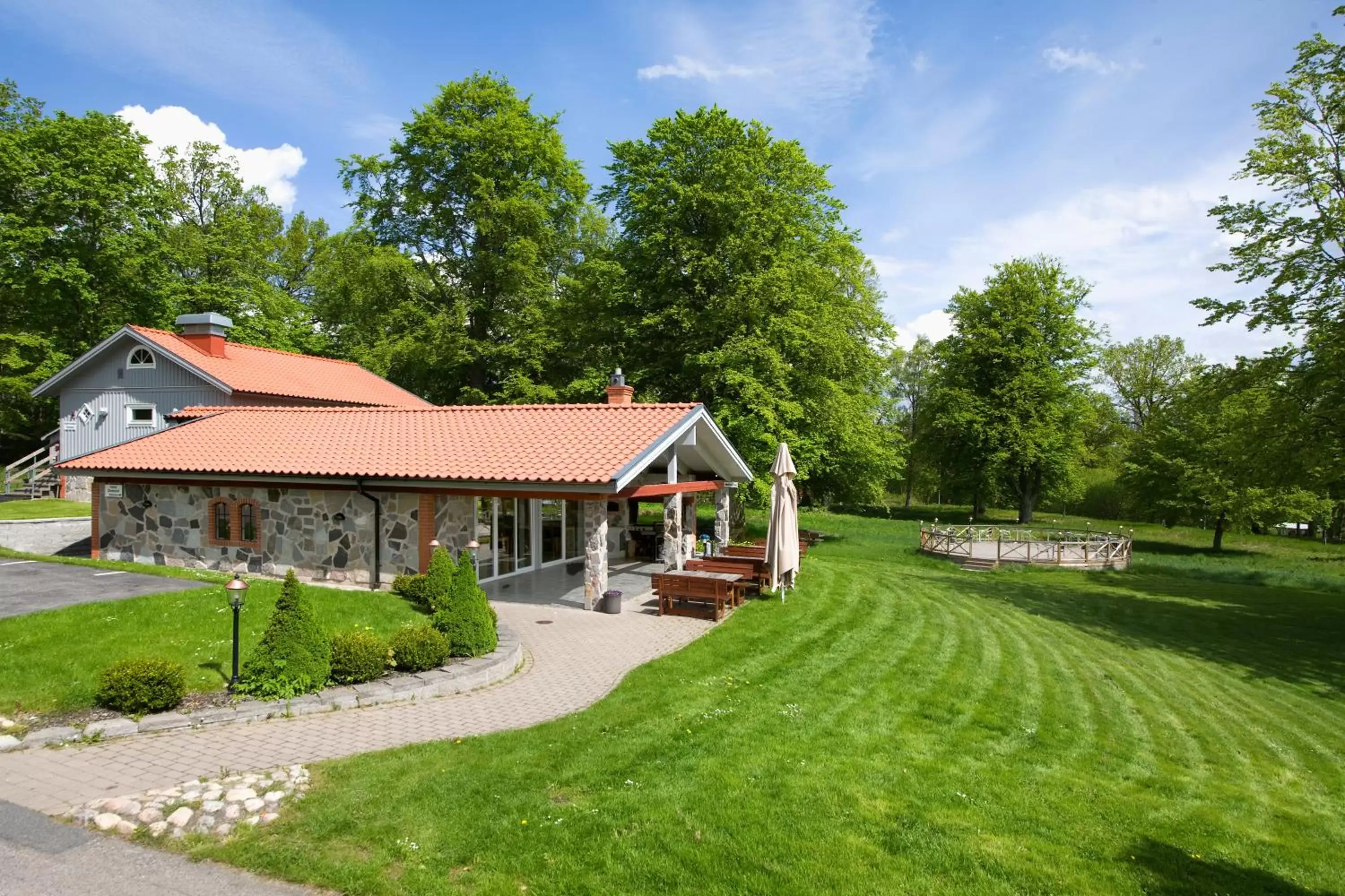 Facade/entrance in Sure Hotel by Best Western Ojaby Herrgard Facade/entrance in Sure Hotel by Best Western Ojaby Herrgard