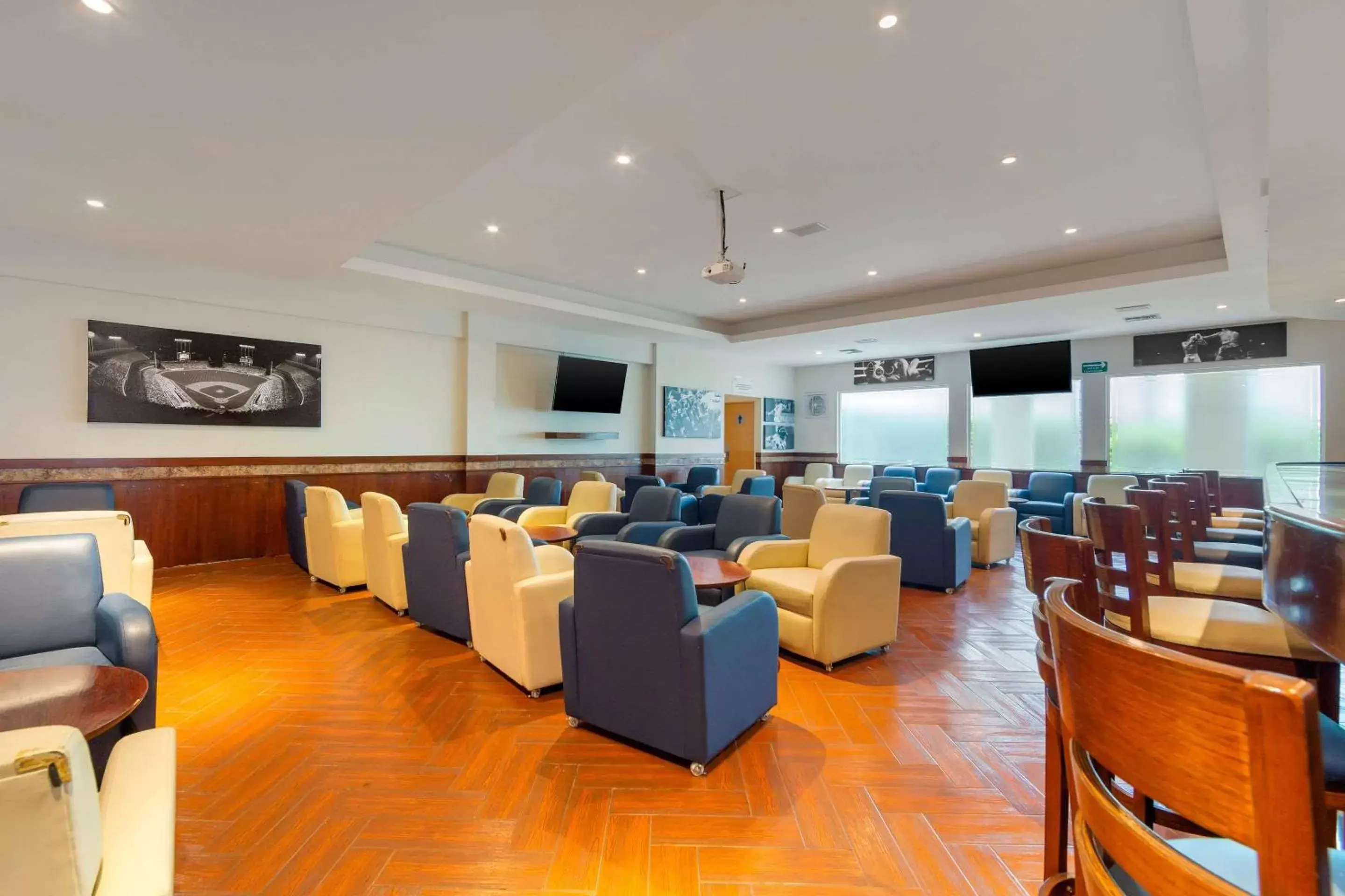 Lounge or bar in Hotel Comfort Inn Monterrey Norte