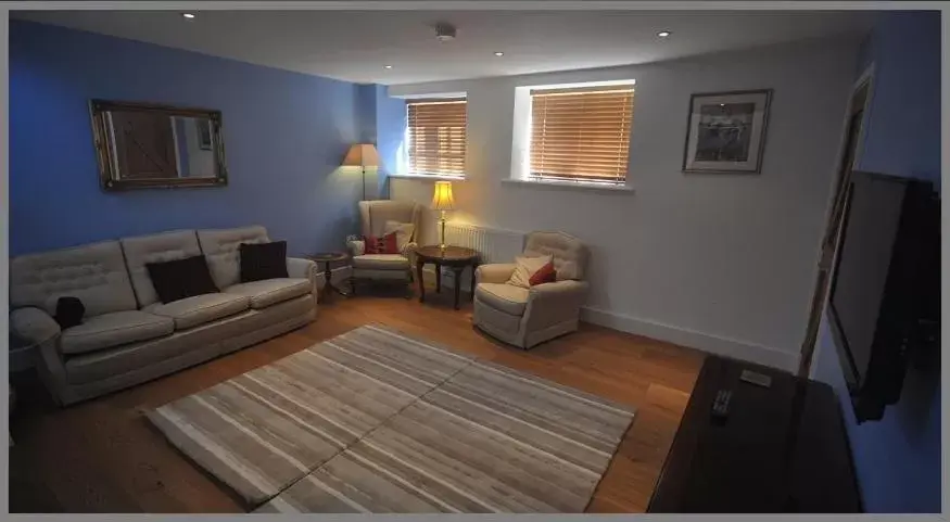 Living room, Seating Area in Court Farm Barns