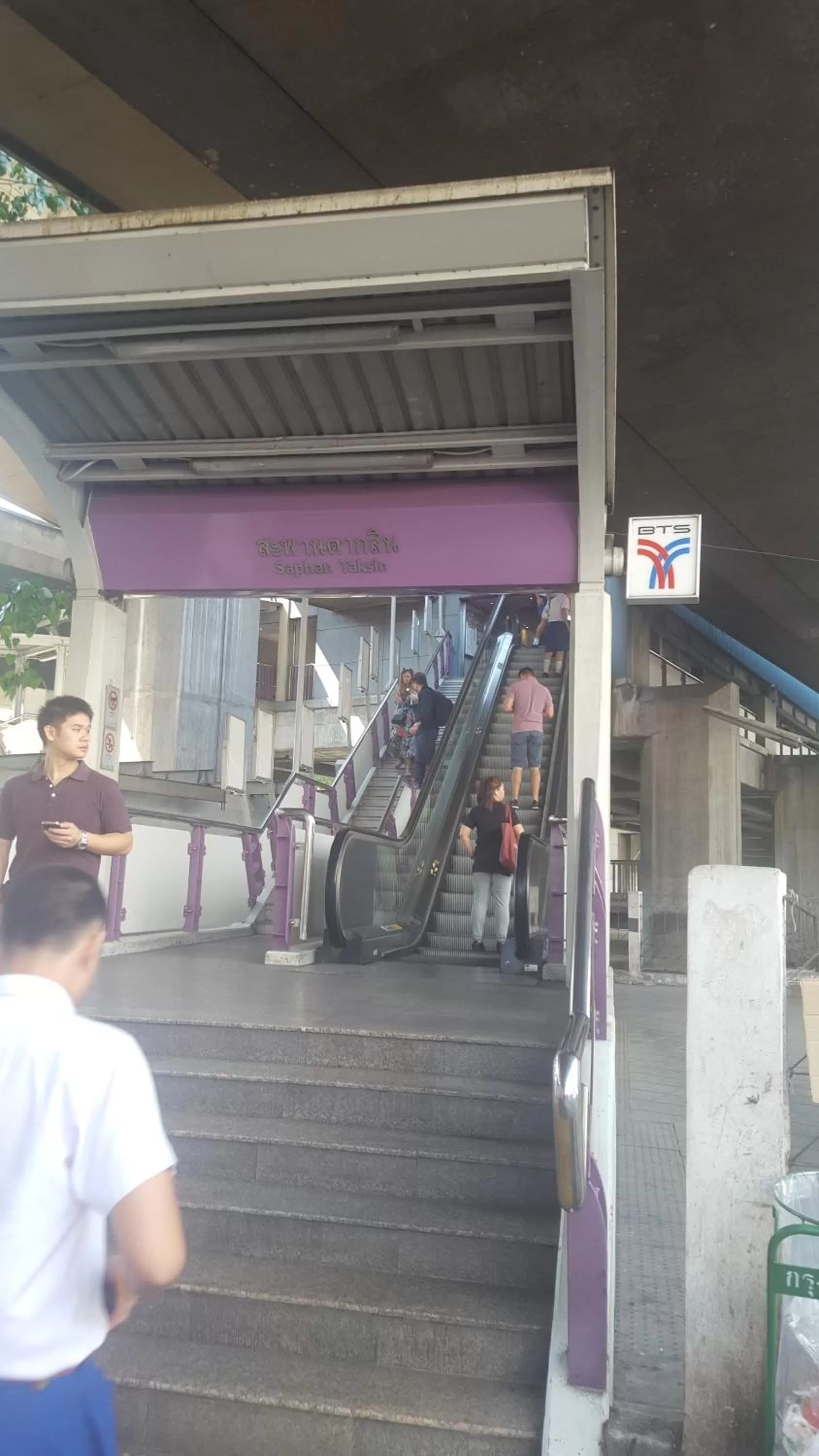 Haus Sathorn 21 Bed and Breakfast