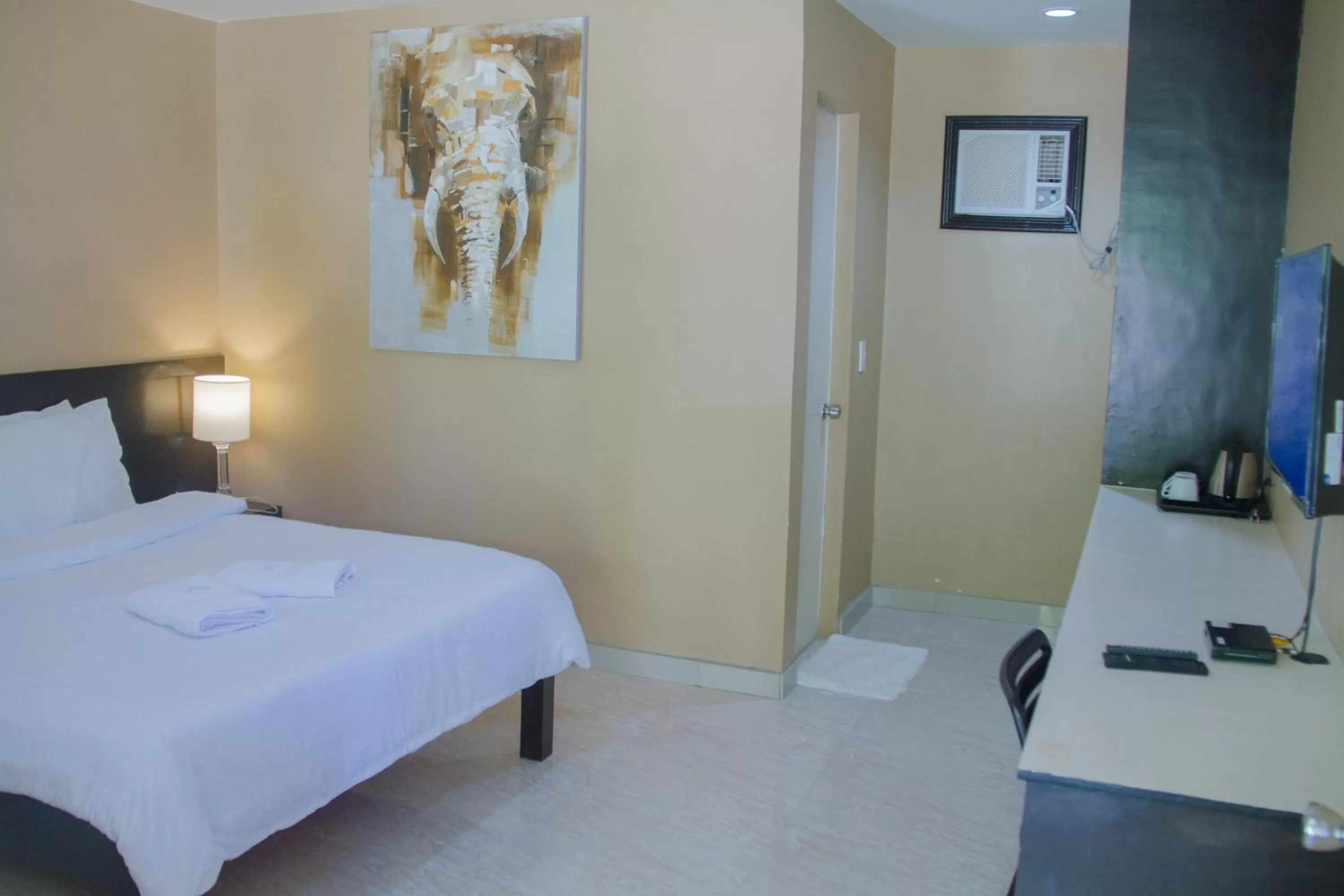 Bedroom, Bed in La Playa Estrella Beach Resort