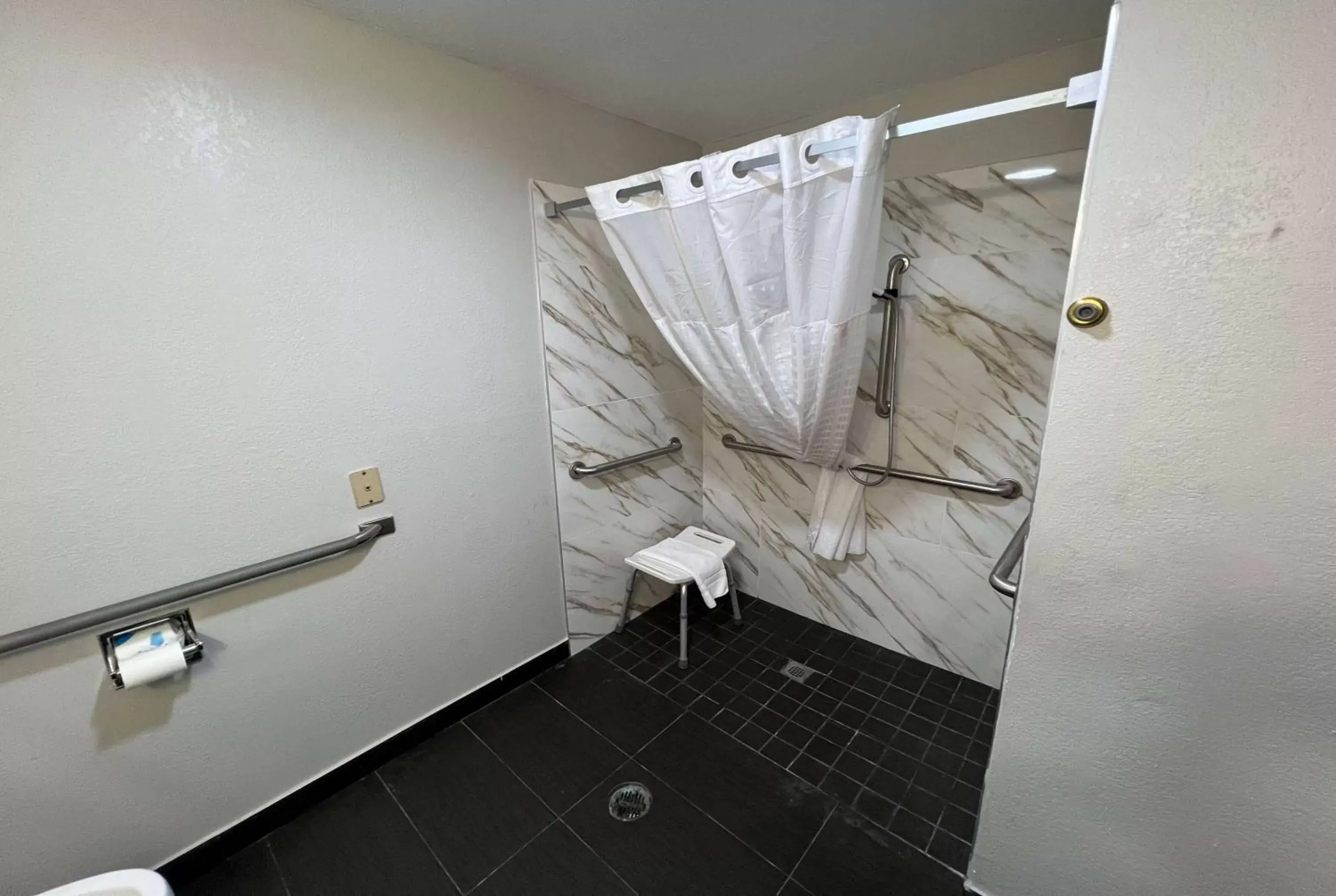 TV and multimedia, Bathroom in Super 8 by Wyndham Lake Charles/Sulphur