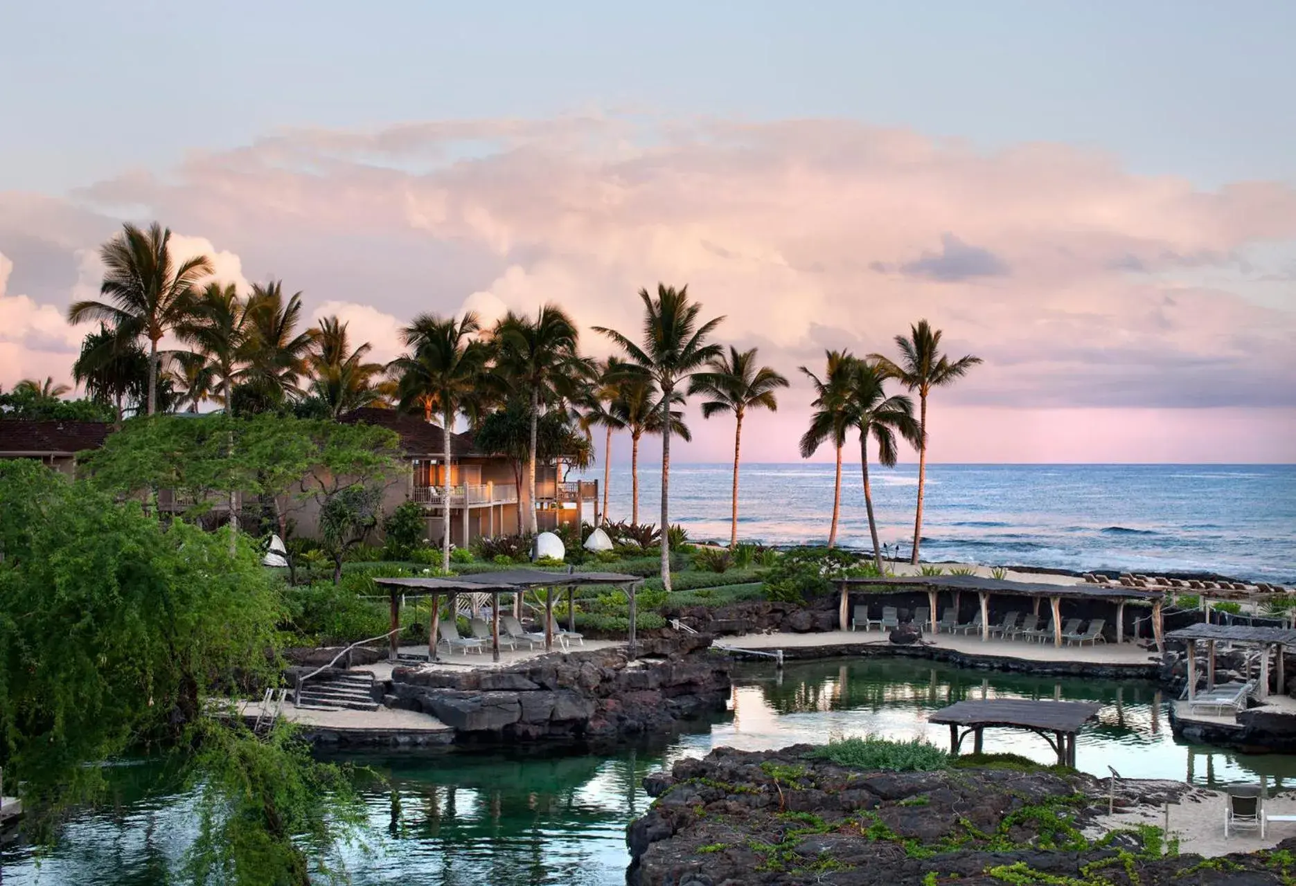 Swimming pool in Four Seasons Resort Hualalai