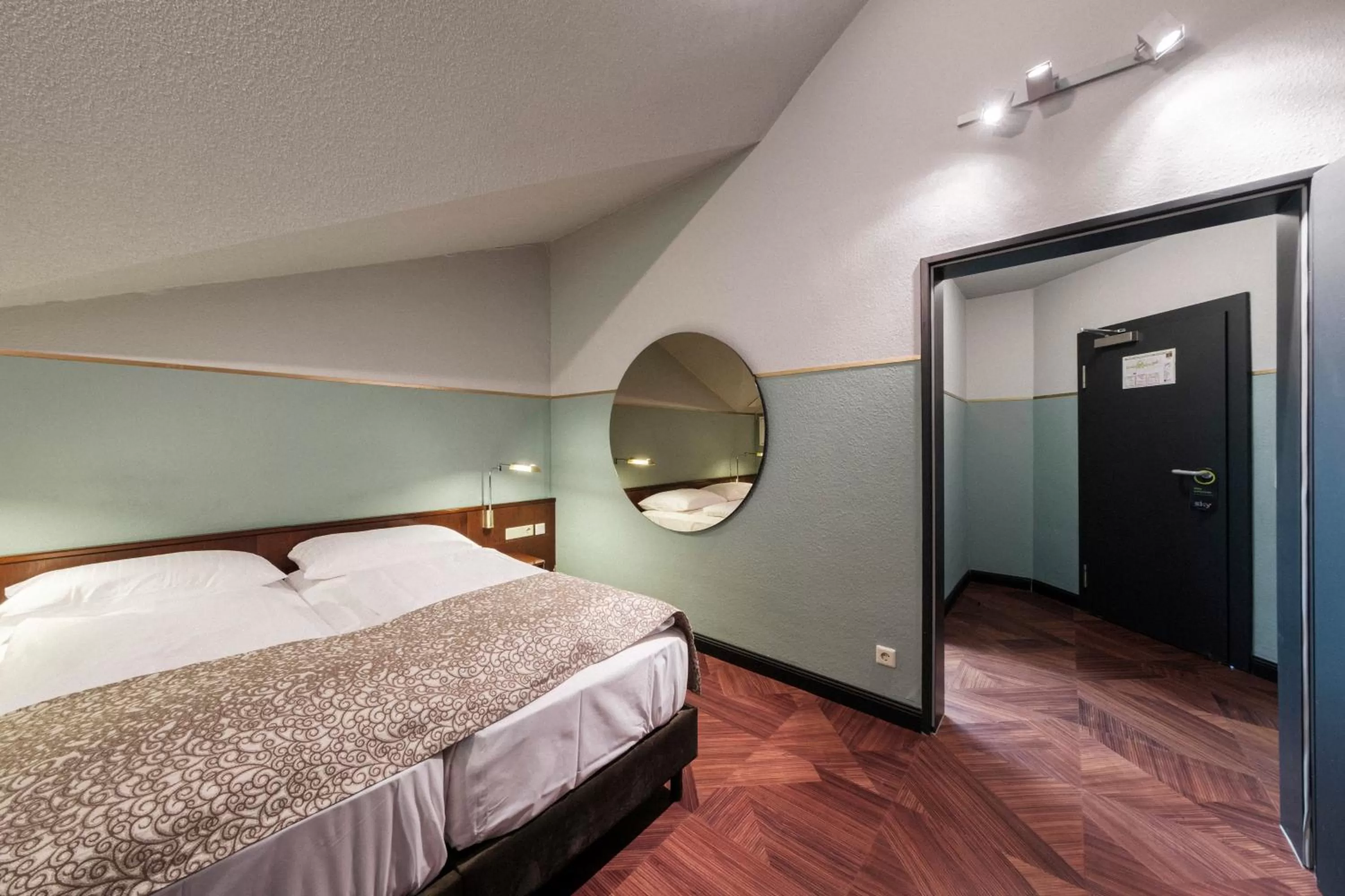 Bed in Hotel Haus Duden