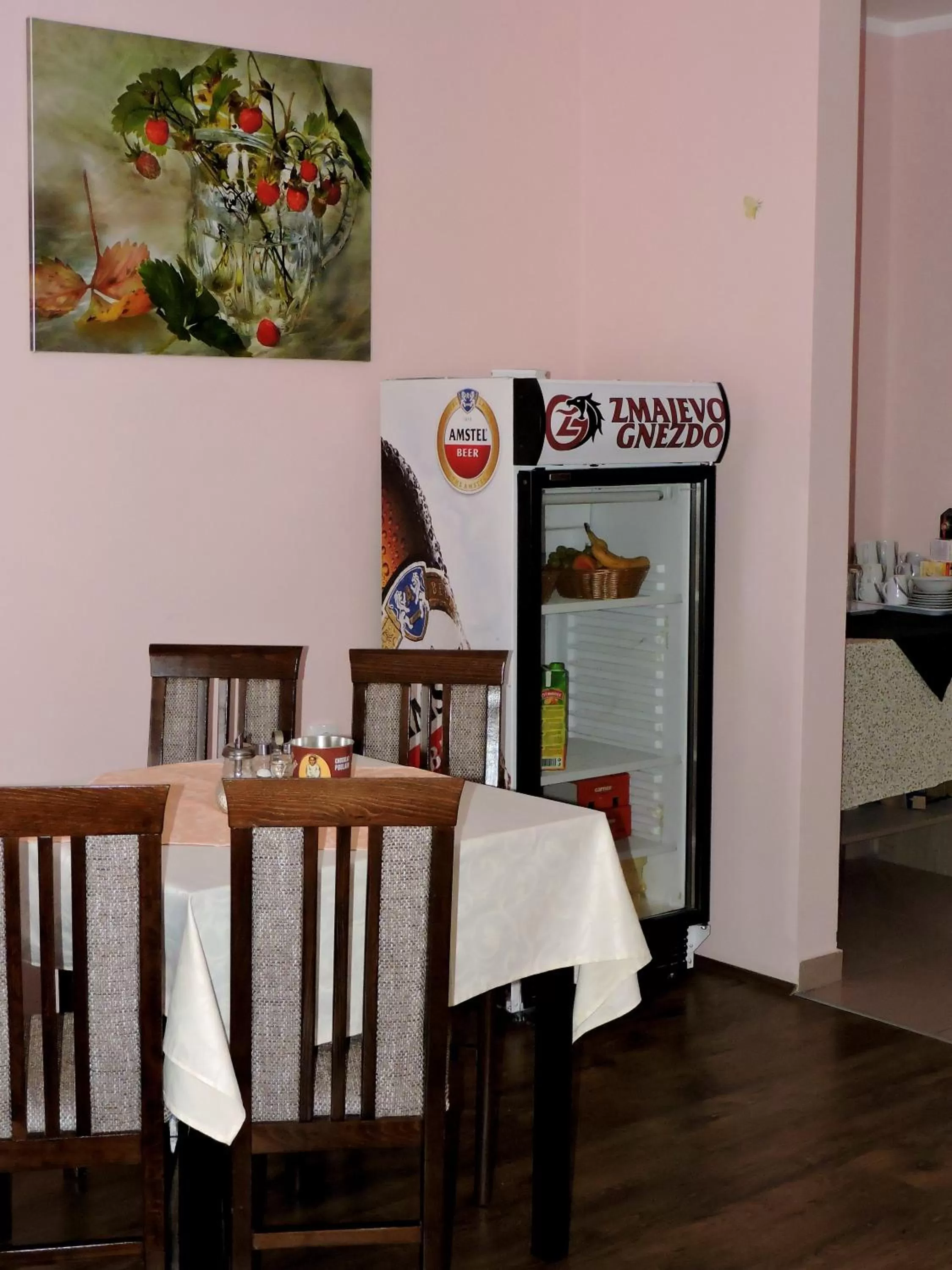 Dining area in B&B Zmajevo Gnezdo 021