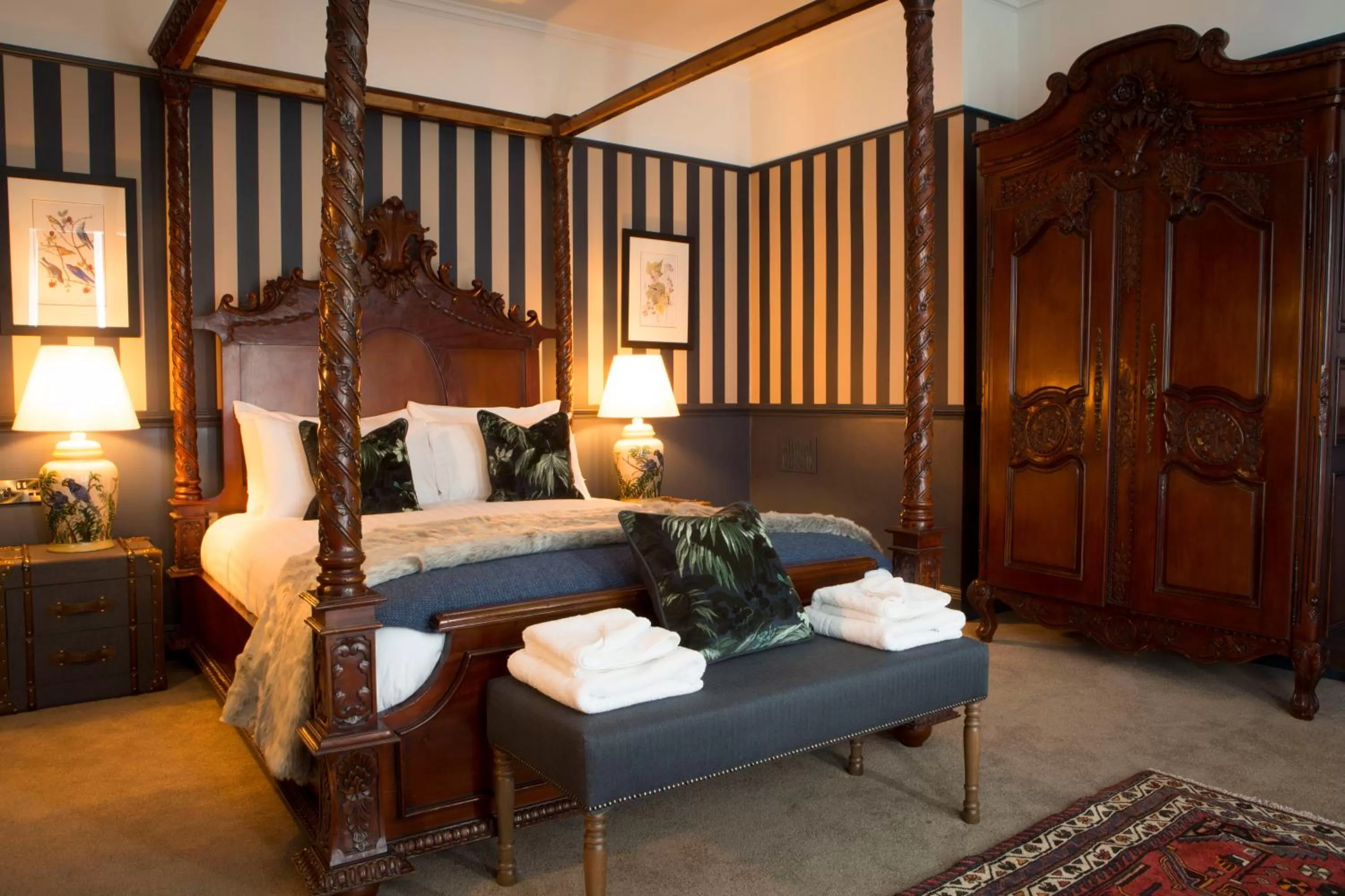 Bed in Wynnstay Arms, Ruabon, Wrexham