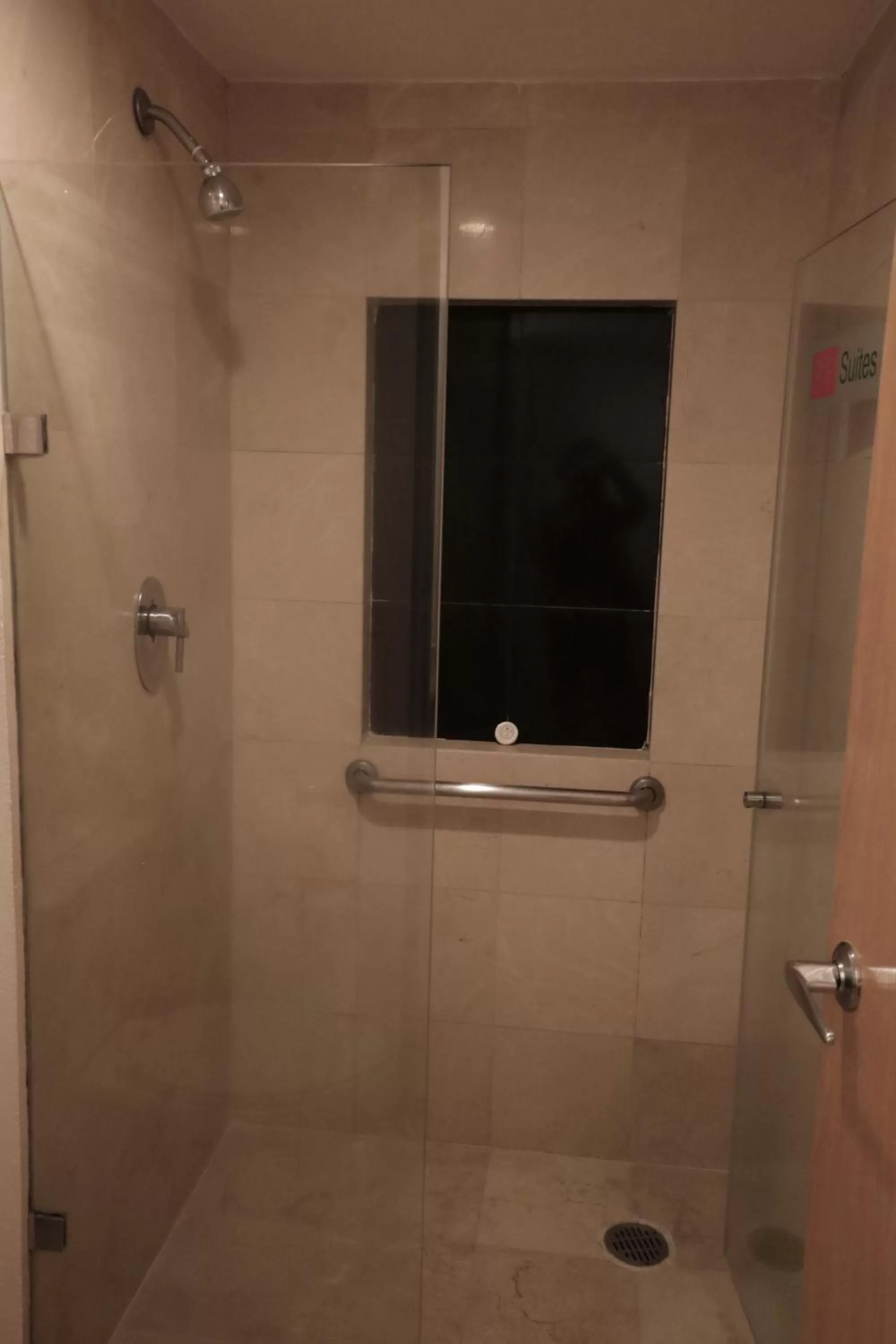 Shower in Hotel & Suites PF