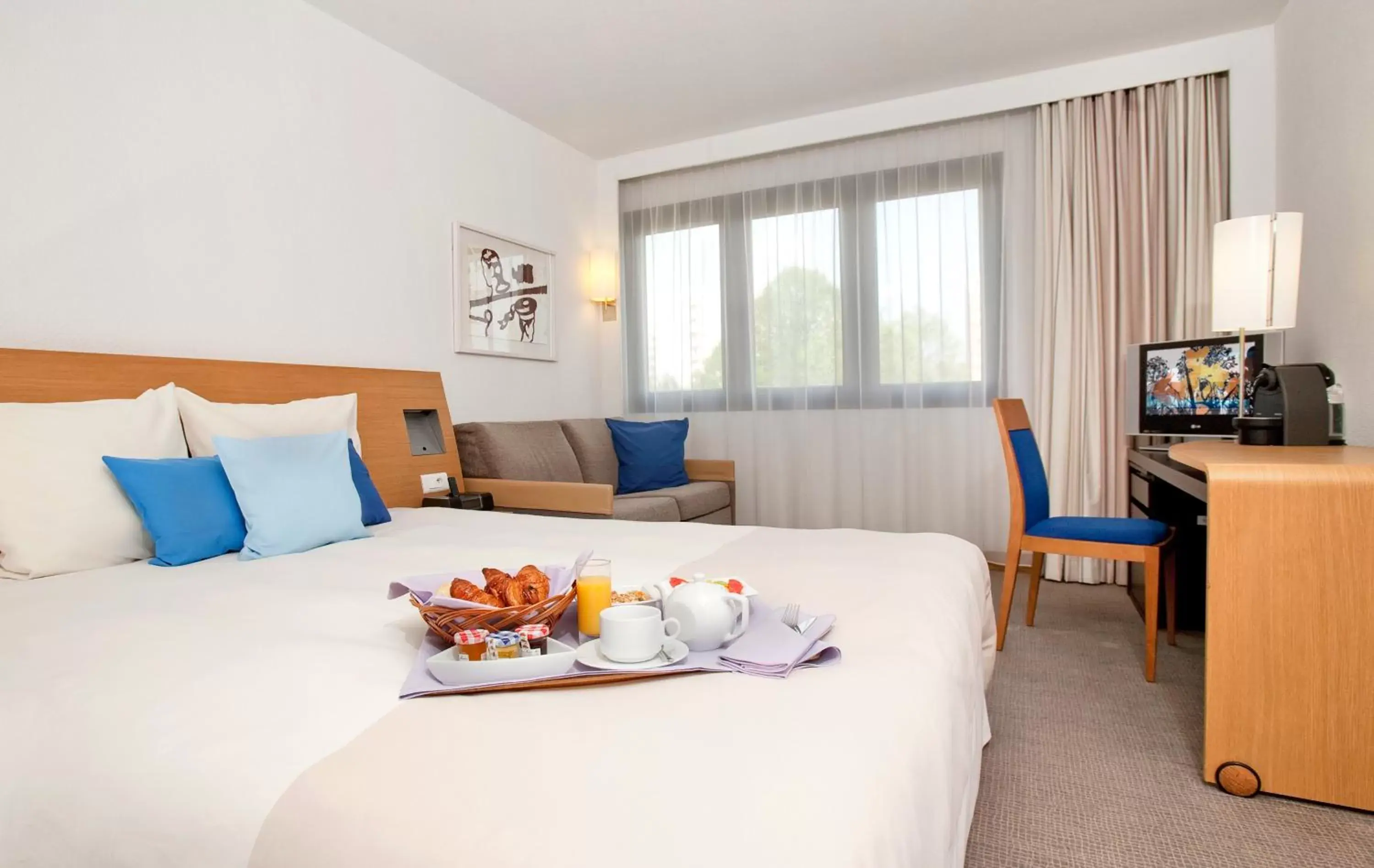 Breakfast, Bed in Novotel Gdansk Centrum