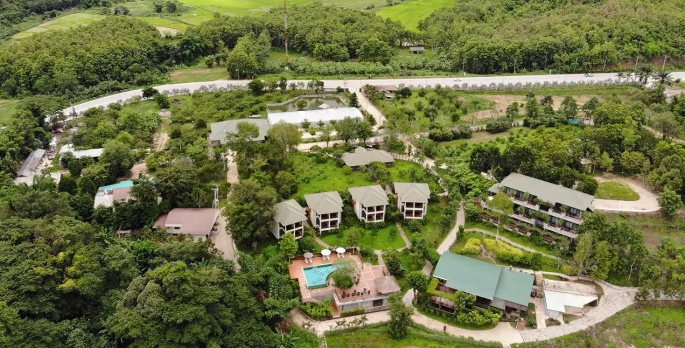 Property building, Bird's-eye View in Bansaeo Garden and Resort