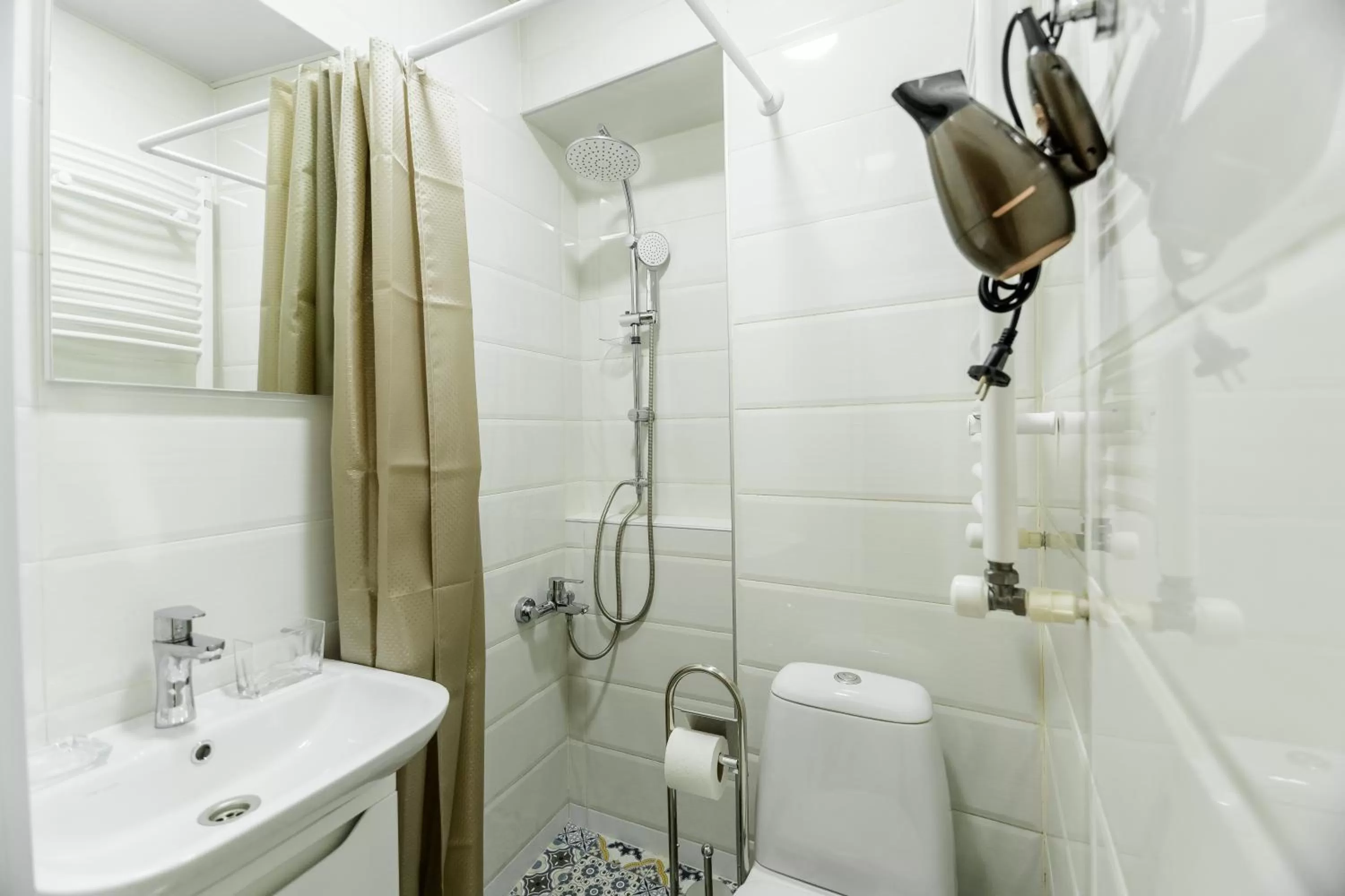 Shower in Gvino Minda