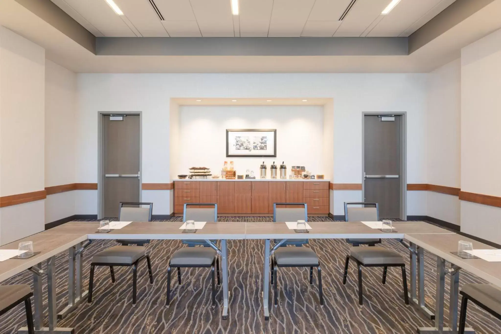 Meeting/conference room in InterContinental Minneapolis - St. Paul Airport, an IHG Hotel