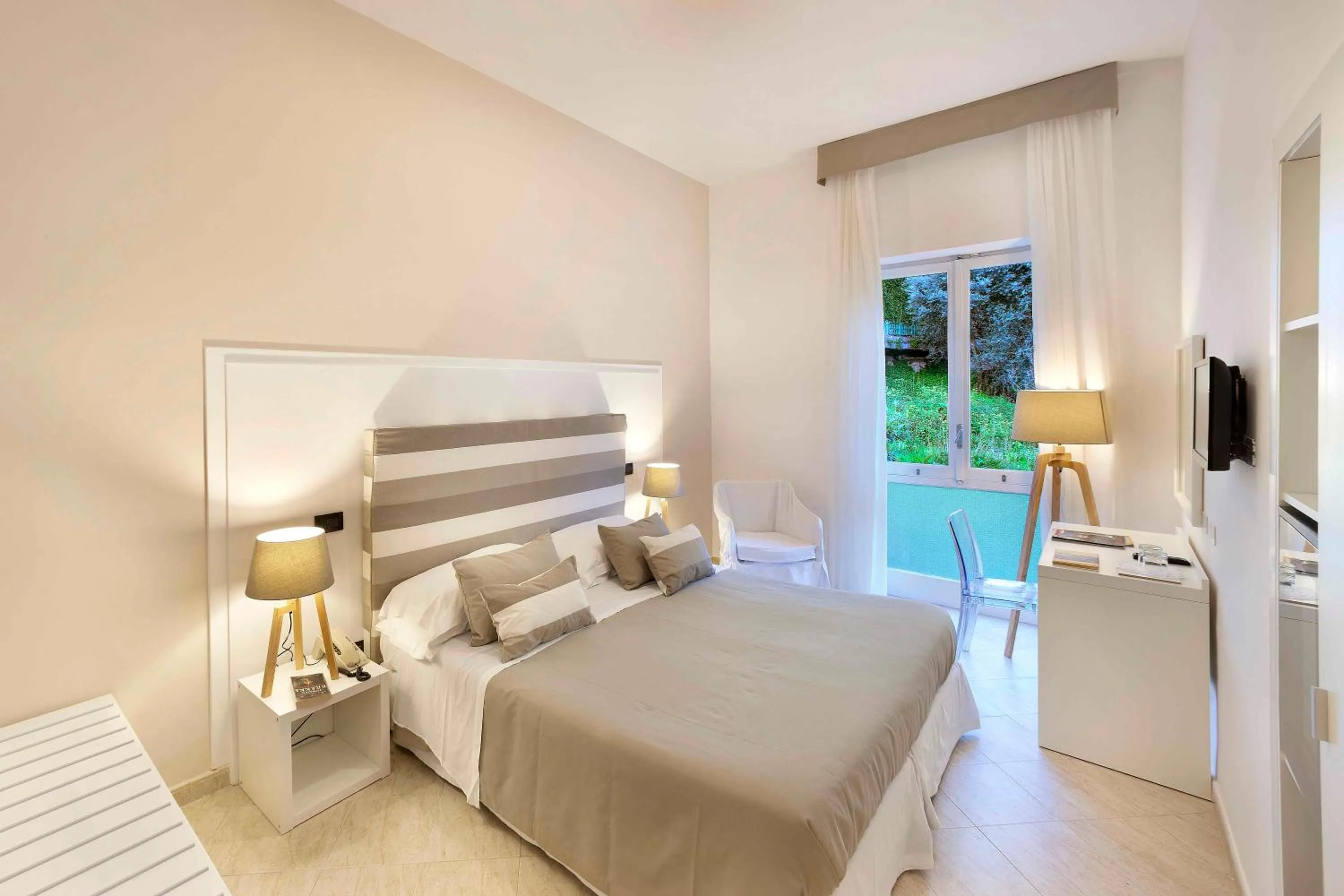 Bedroom, Bed in Hotel Rivage