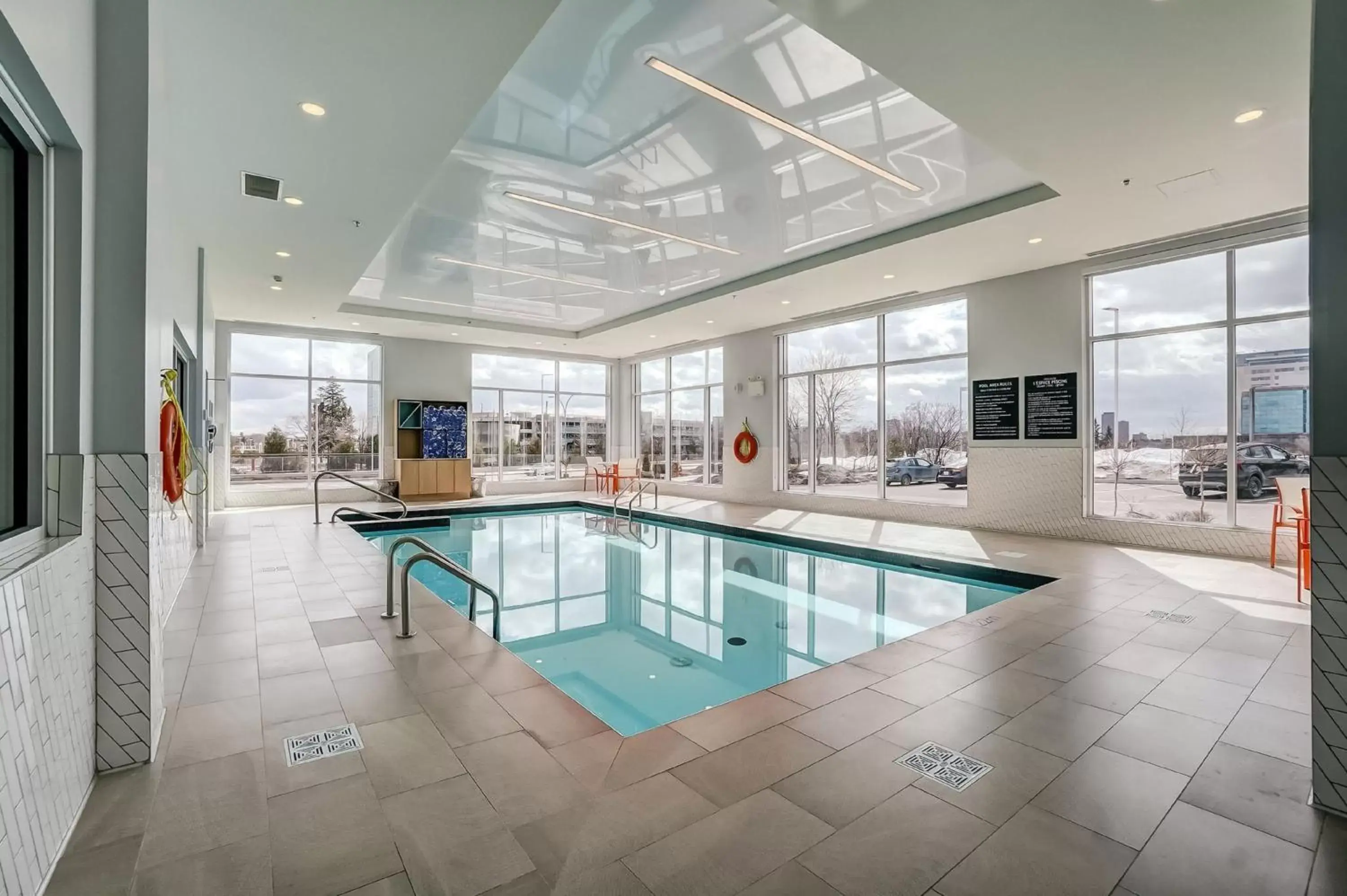 Swimming Pool in Holiday Inn Gatineau - Ottawa, an IHG Hotel