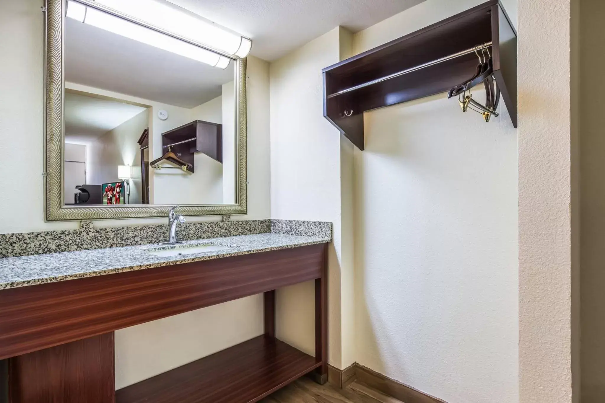 Bathroom in Red Roof Inn Forrest City