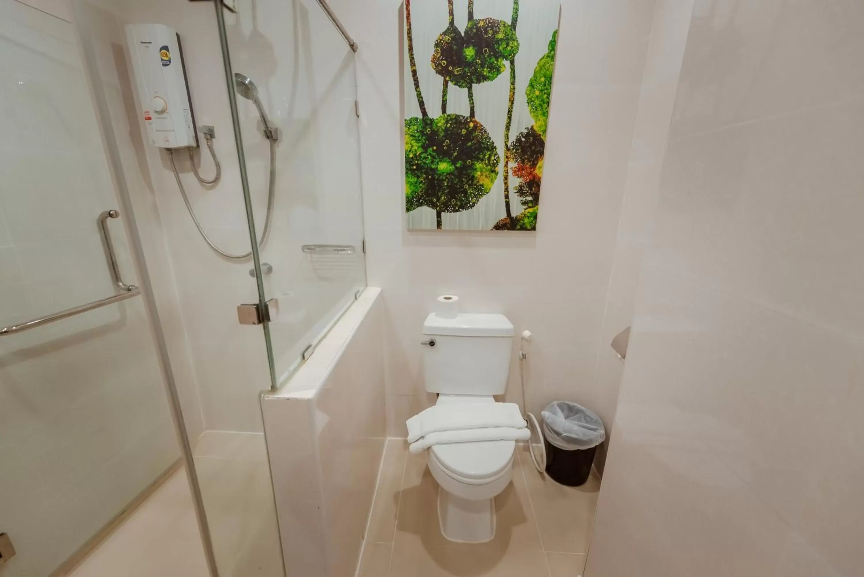 Bathroom in The Pannarai Hotel